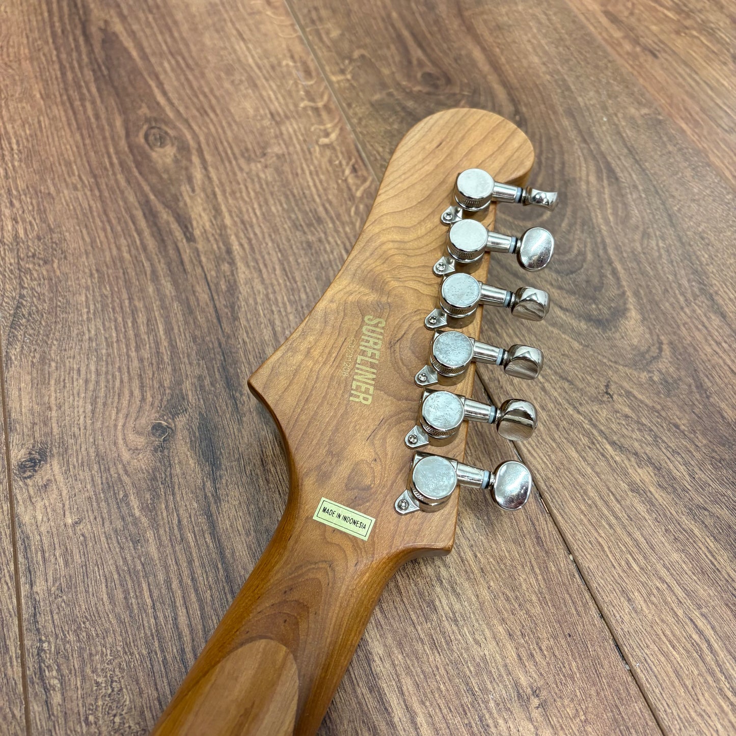 Pre-Owned Guild Surfliner Deluxe -Evergreen Metallic