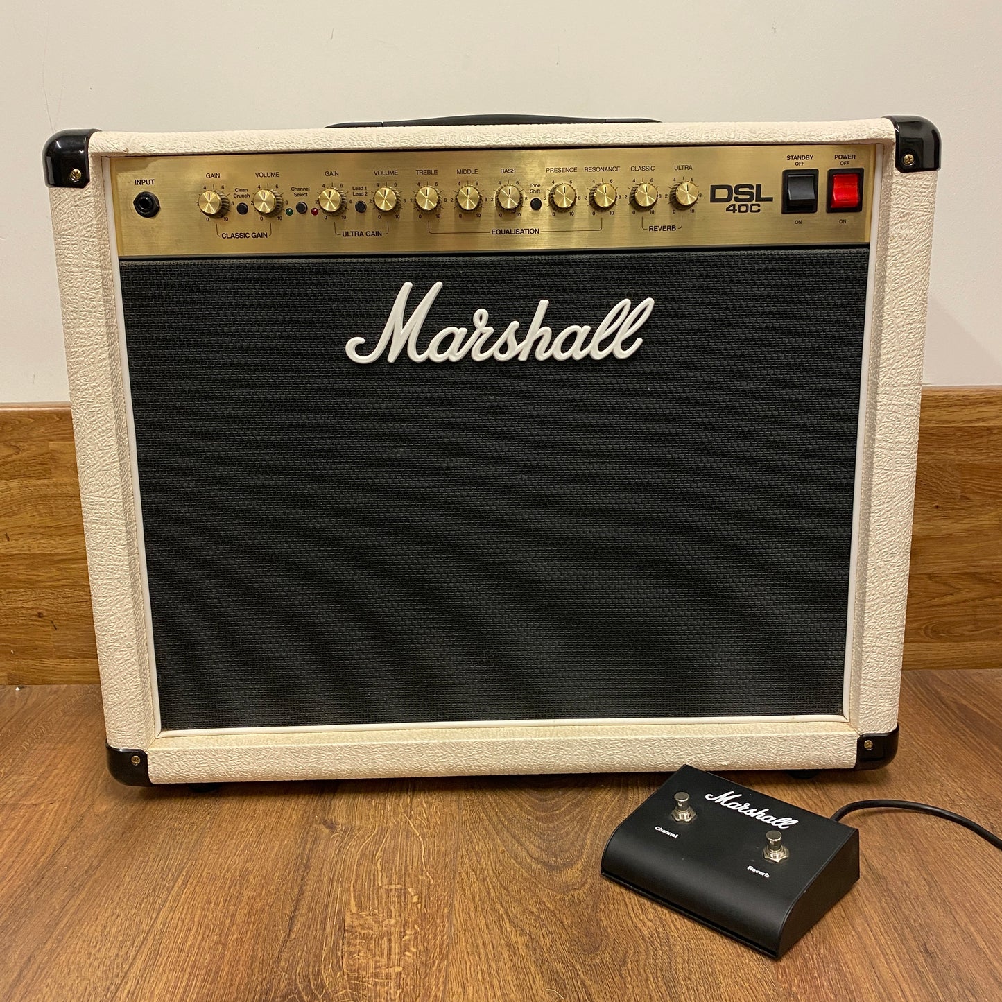 Pre-Owned Marshall DSL40C 40w Valve Combo Amp w/ Foot Switch - Cream