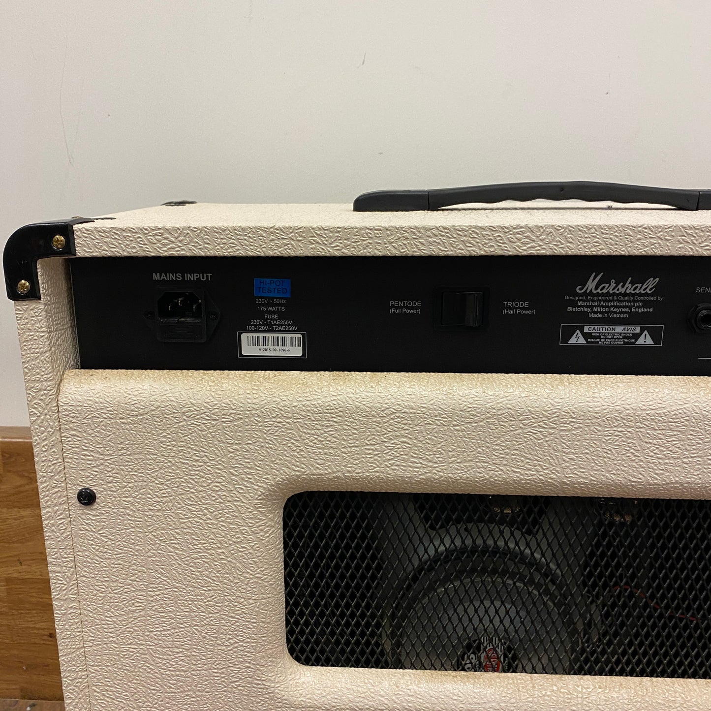 Pre-Owned Marshall DSL40C 40w Valve Combo Amp w/ Foot Switch - Cream