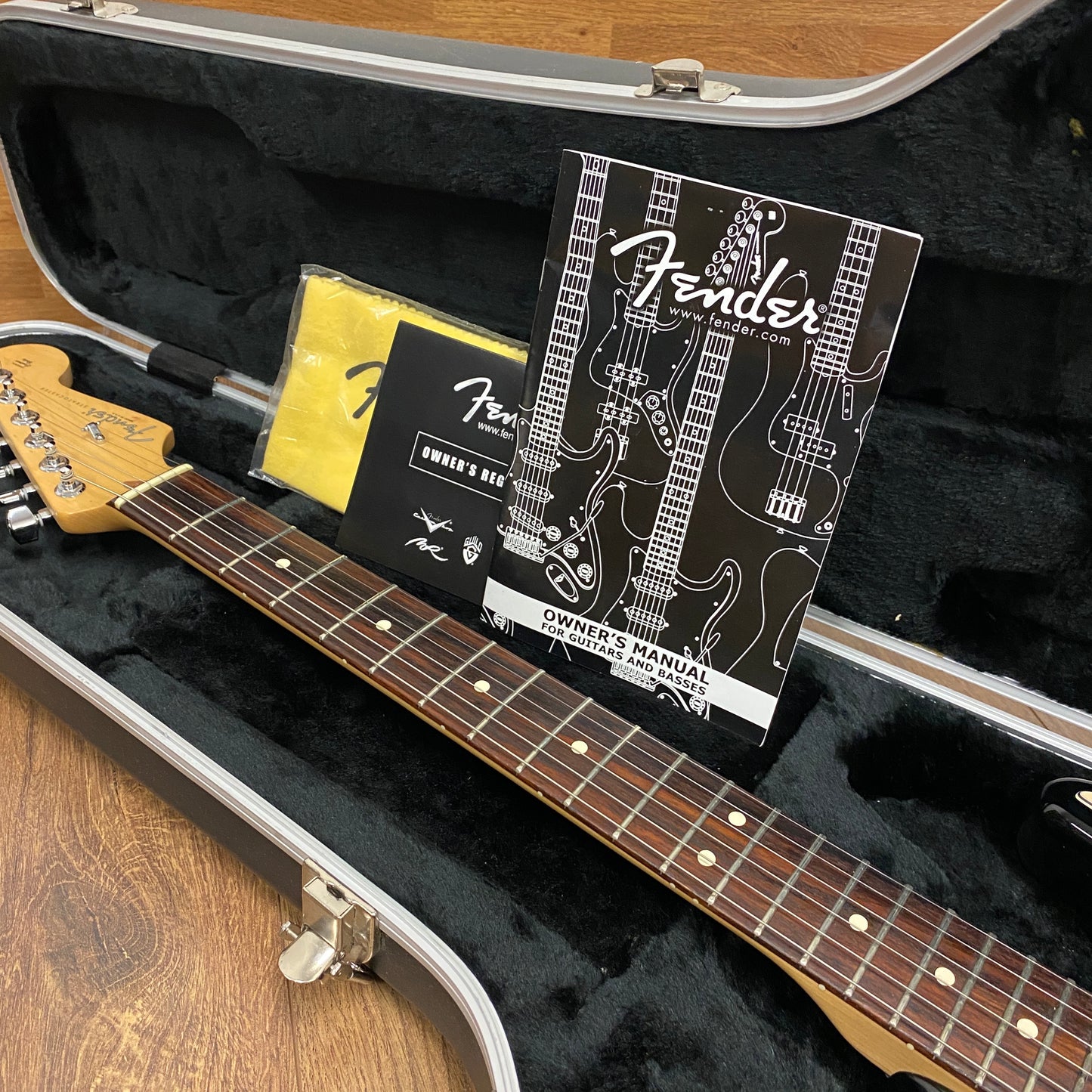 Pre-Owned Fender American Series Stratocaster - Black - 2005