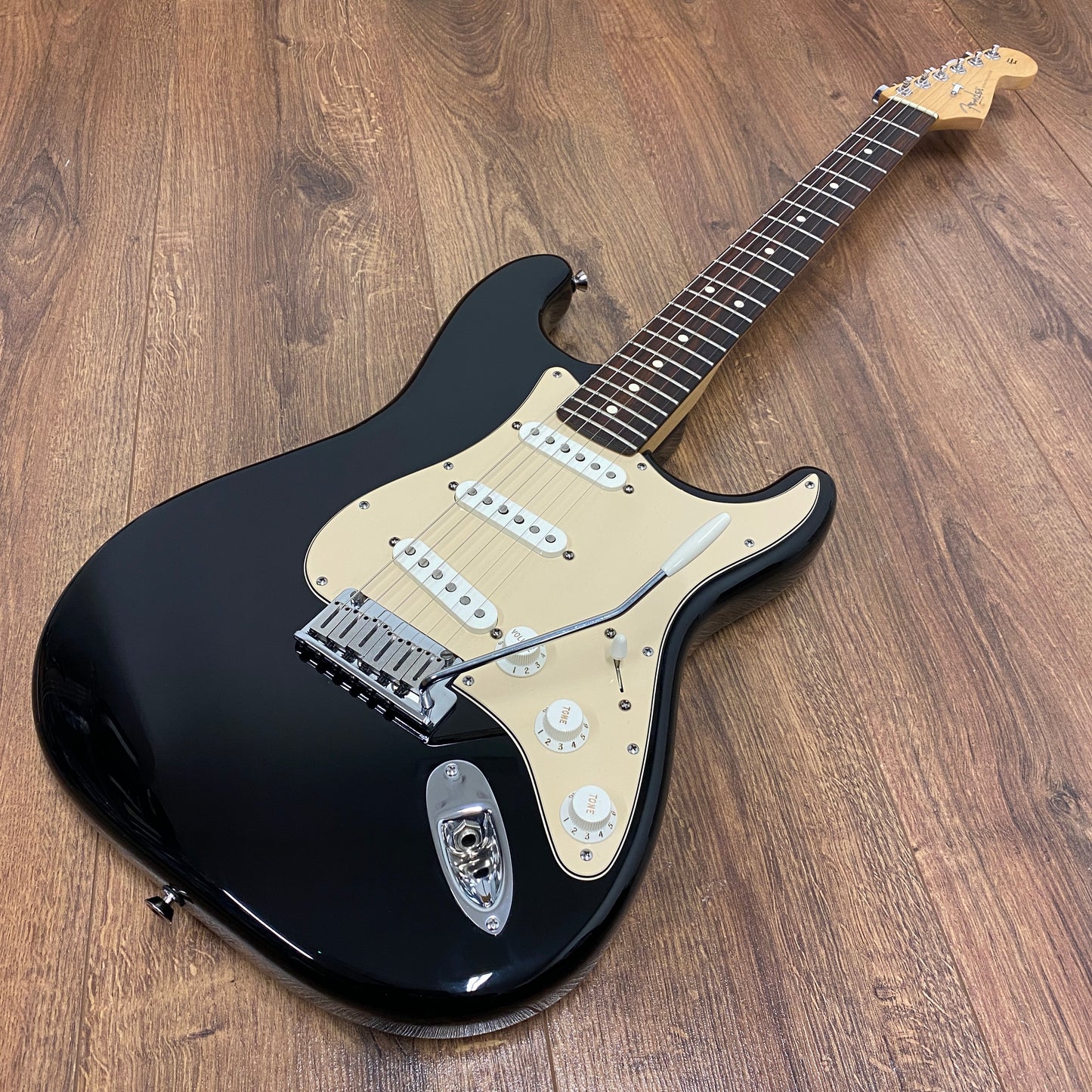 Pre-Owned Fender American Series Stratocaster - Black - 2005