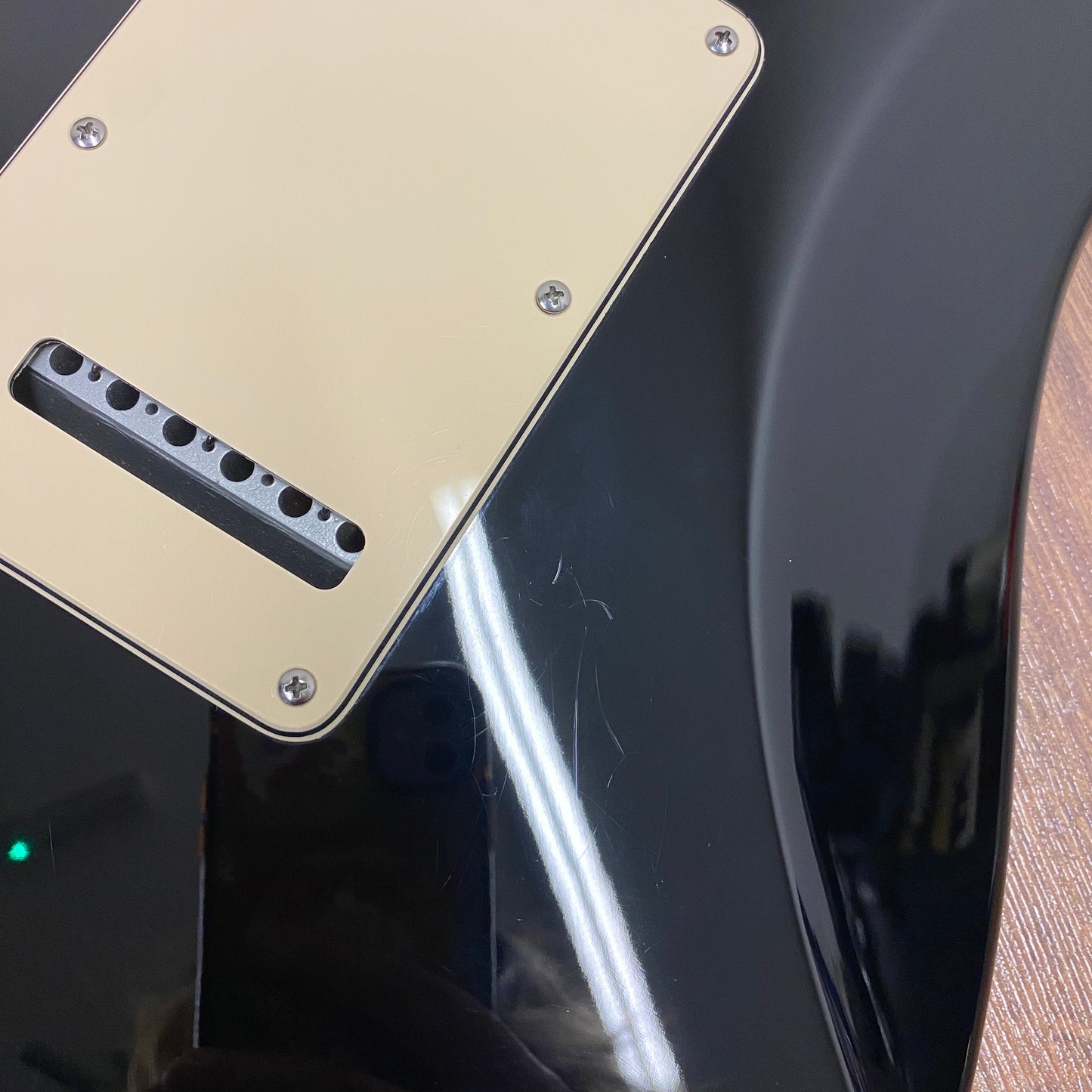 Pre-Owned Fender American Series Stratocaster - Black - 2005