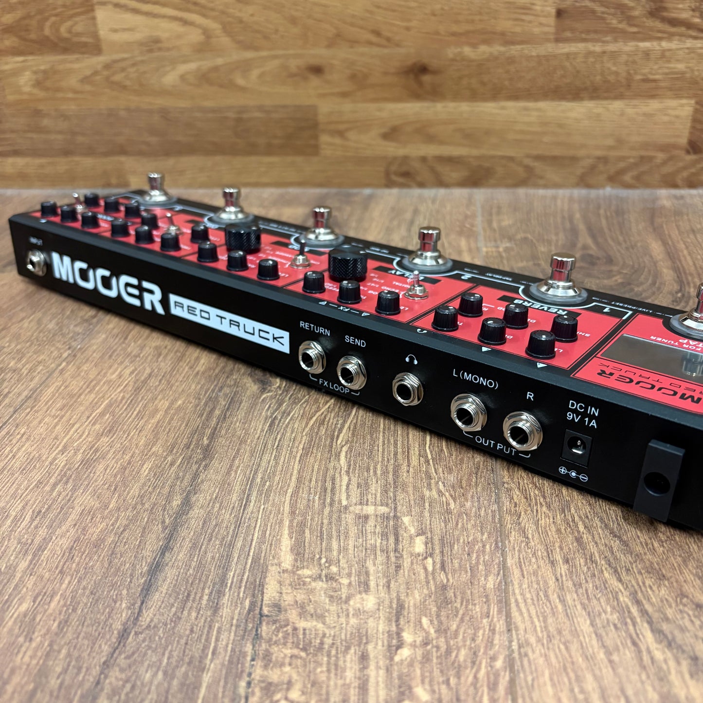 Pre-Owned Mooer Red Truck Multi-Effects Pedal