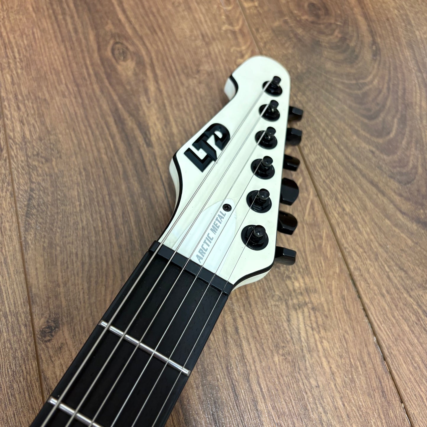 Pre-Owned LTD Phoenix Arctic Metal - Snow White Satin