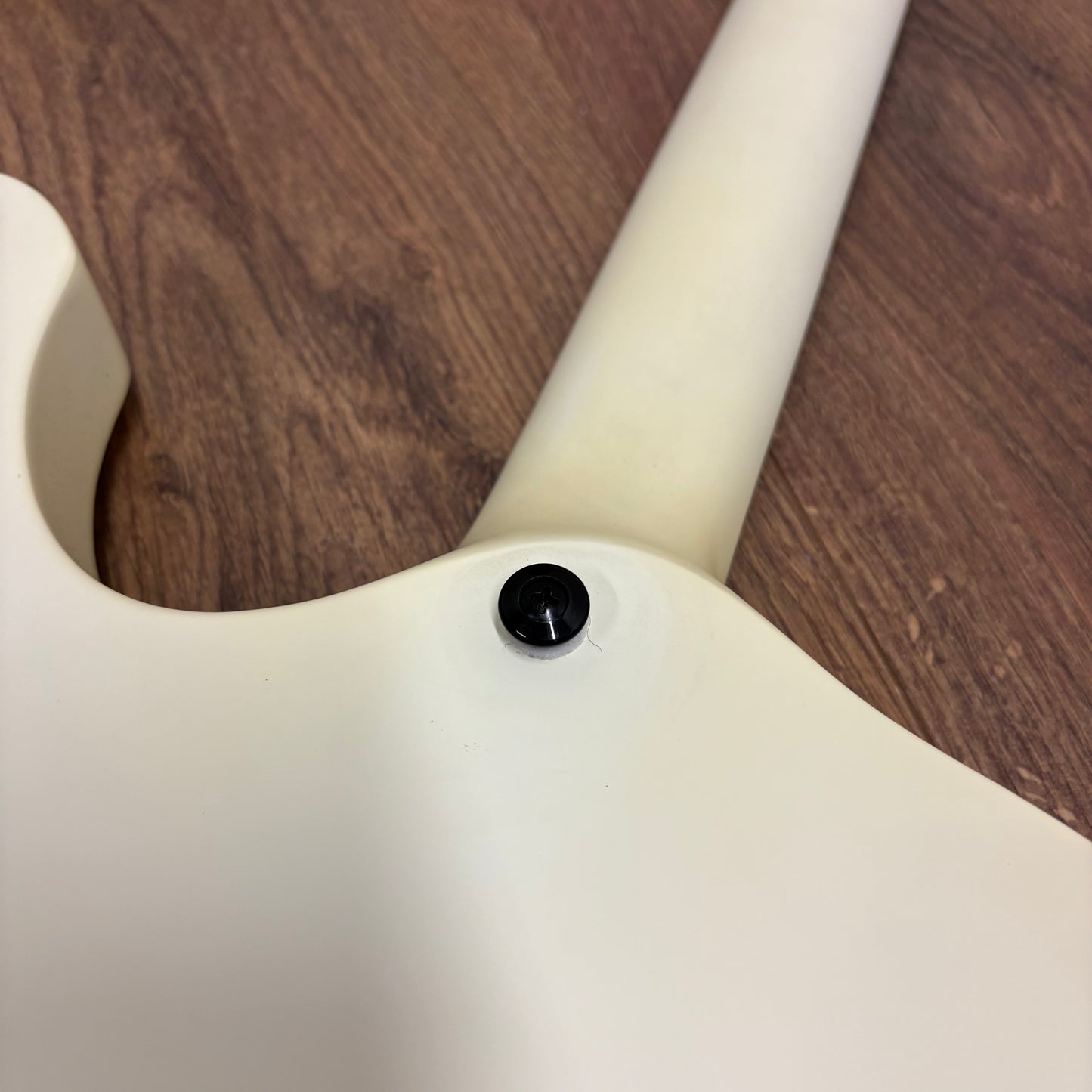 Pre-Owned LTD Phoenix Arctic Metal - Snow White Satin