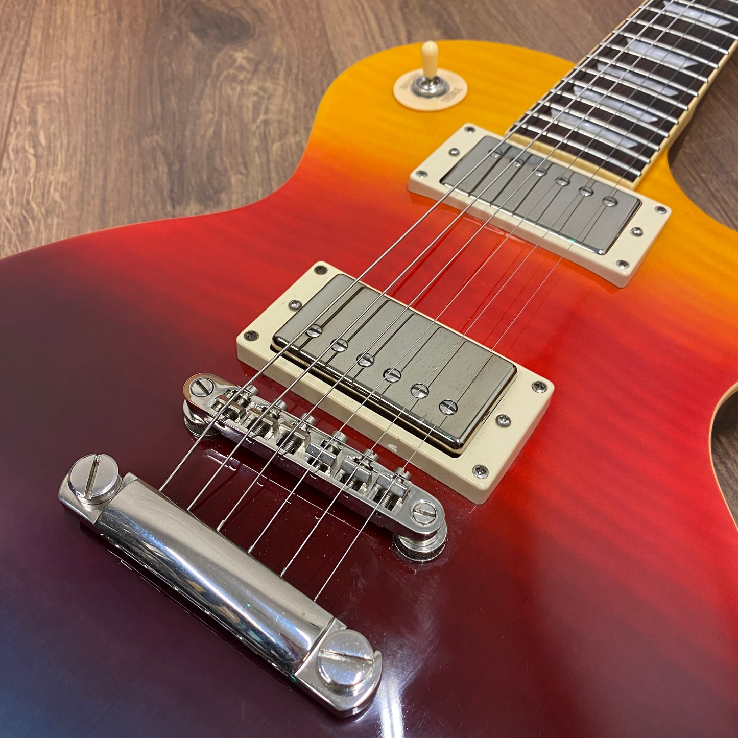 Pre-Owned Epiphone Limited Edition Les Paul Tribute Plus - Rainbow Prizm