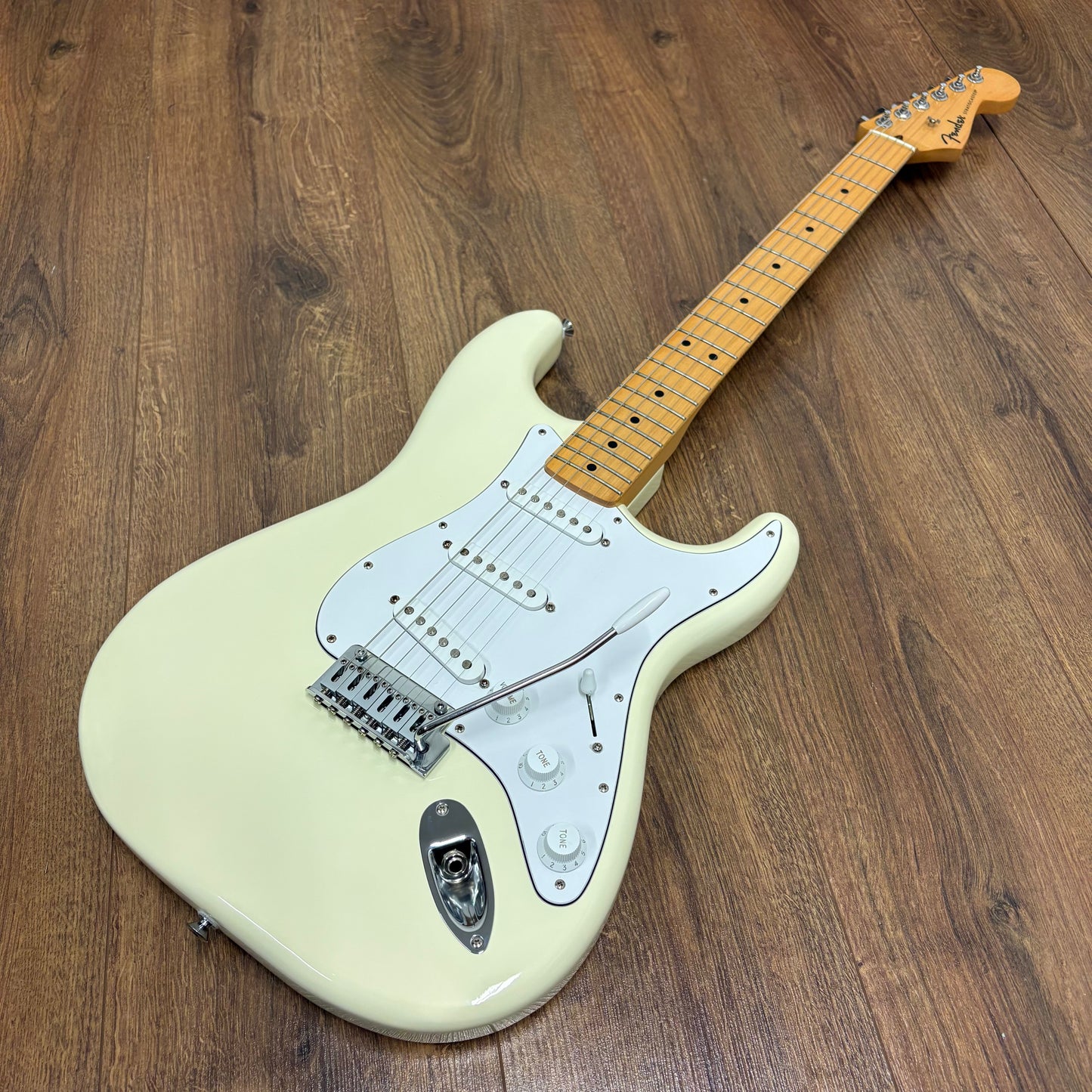 Pre-Owned Fender Standard Stratocaster - Olympic White - 2025