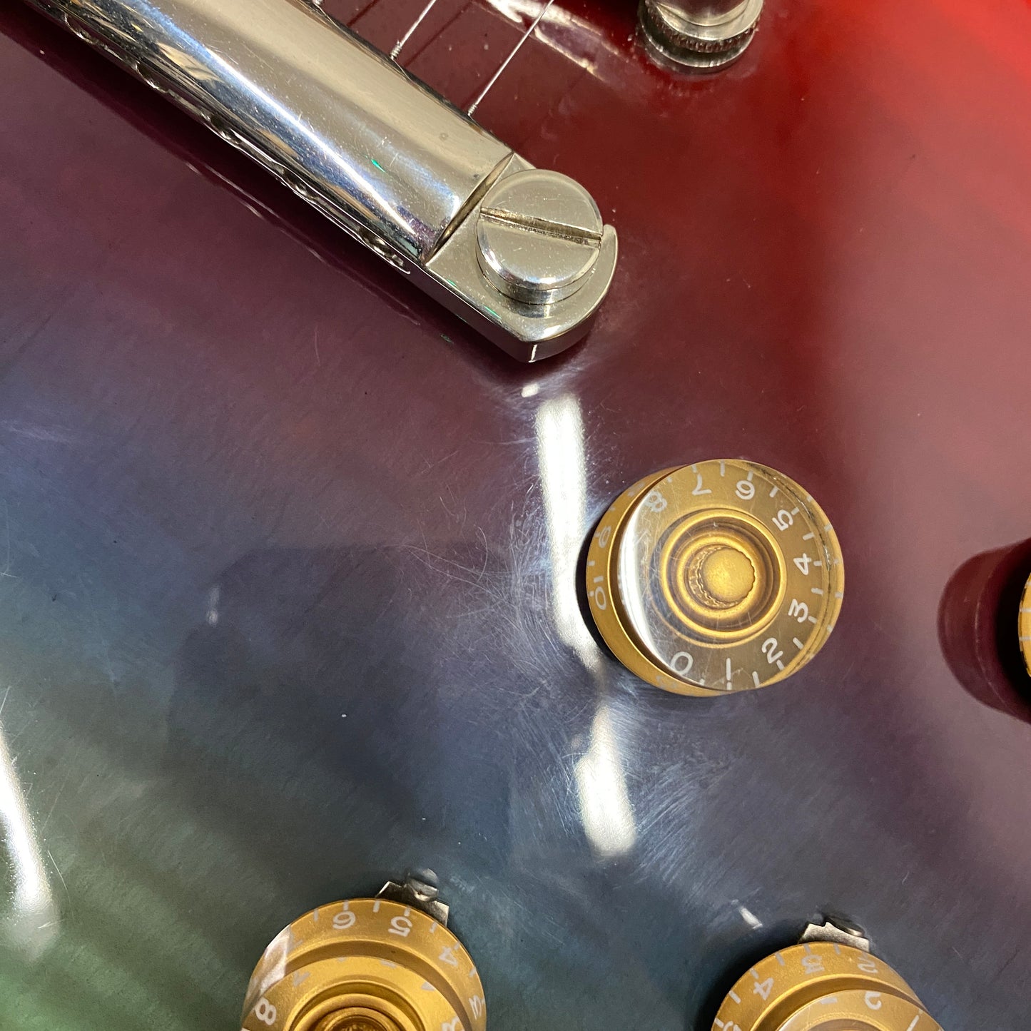 Pre-Owned Epiphone Limited Edition Les Paul Tribute Plus - Rainbow Prizm