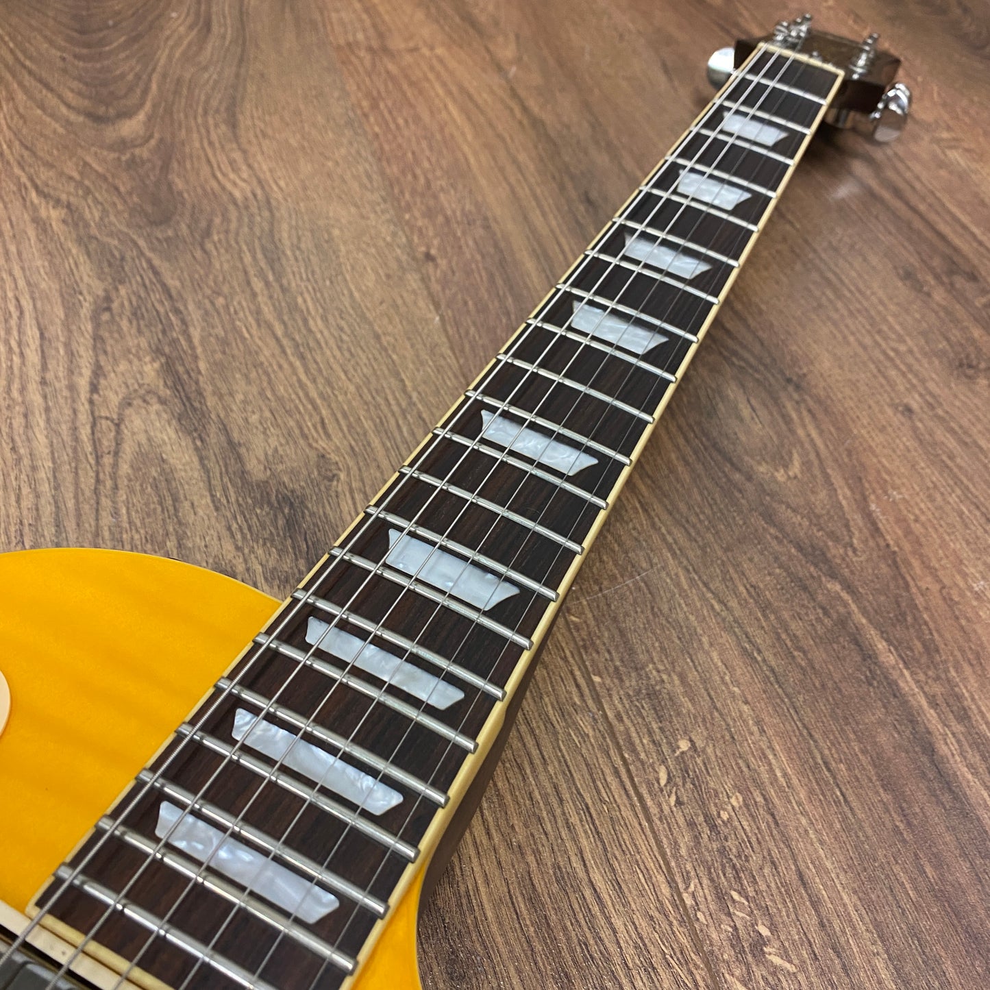 Pre-Owned Epiphone Limited Edition Les Paul Tribute Plus - Rainbow Prizm