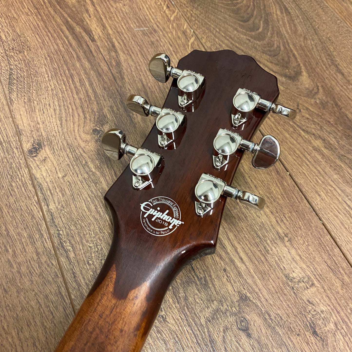 Pre-Owned Epiphone Limited Edition Les Paul Tribute Plus - Rainbow Prizm