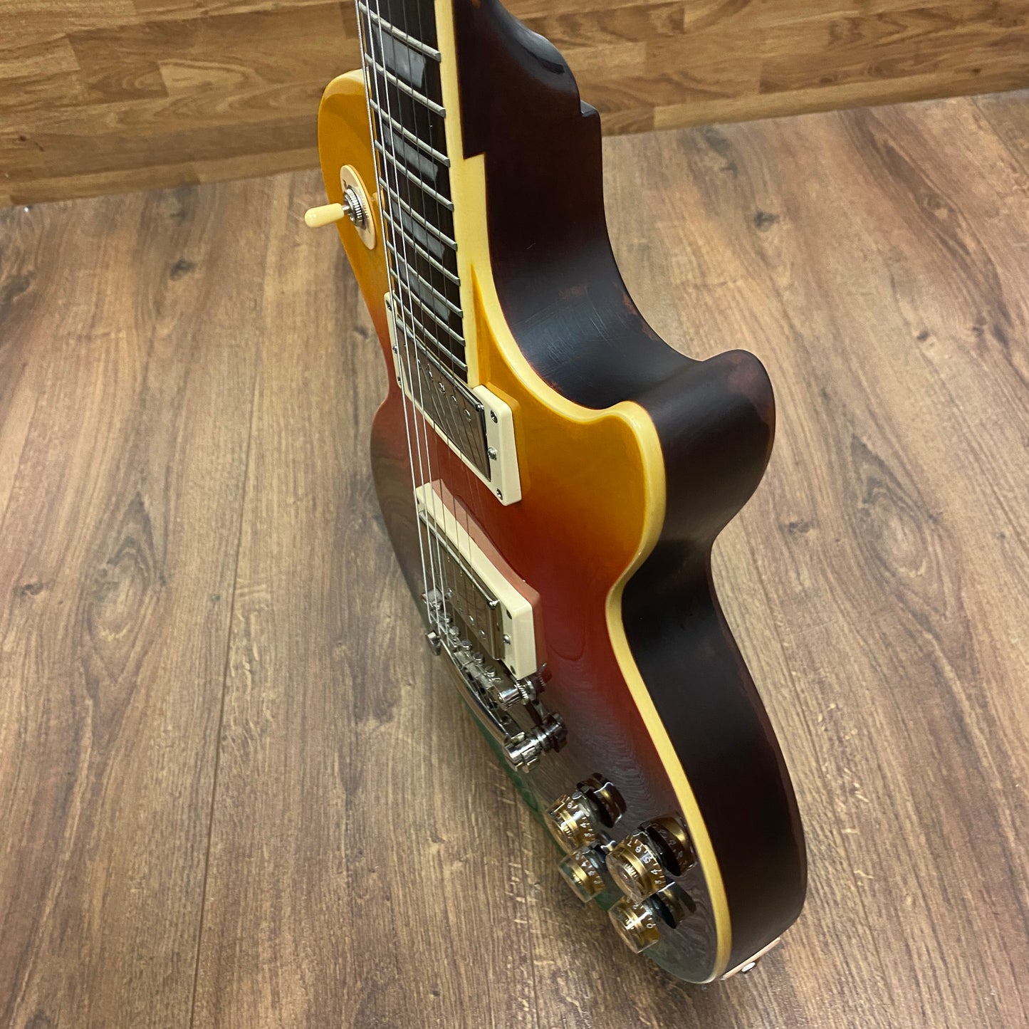 Pre-Owned Epiphone Limited Edition Les Paul Tribute Plus - Rainbow Prizm