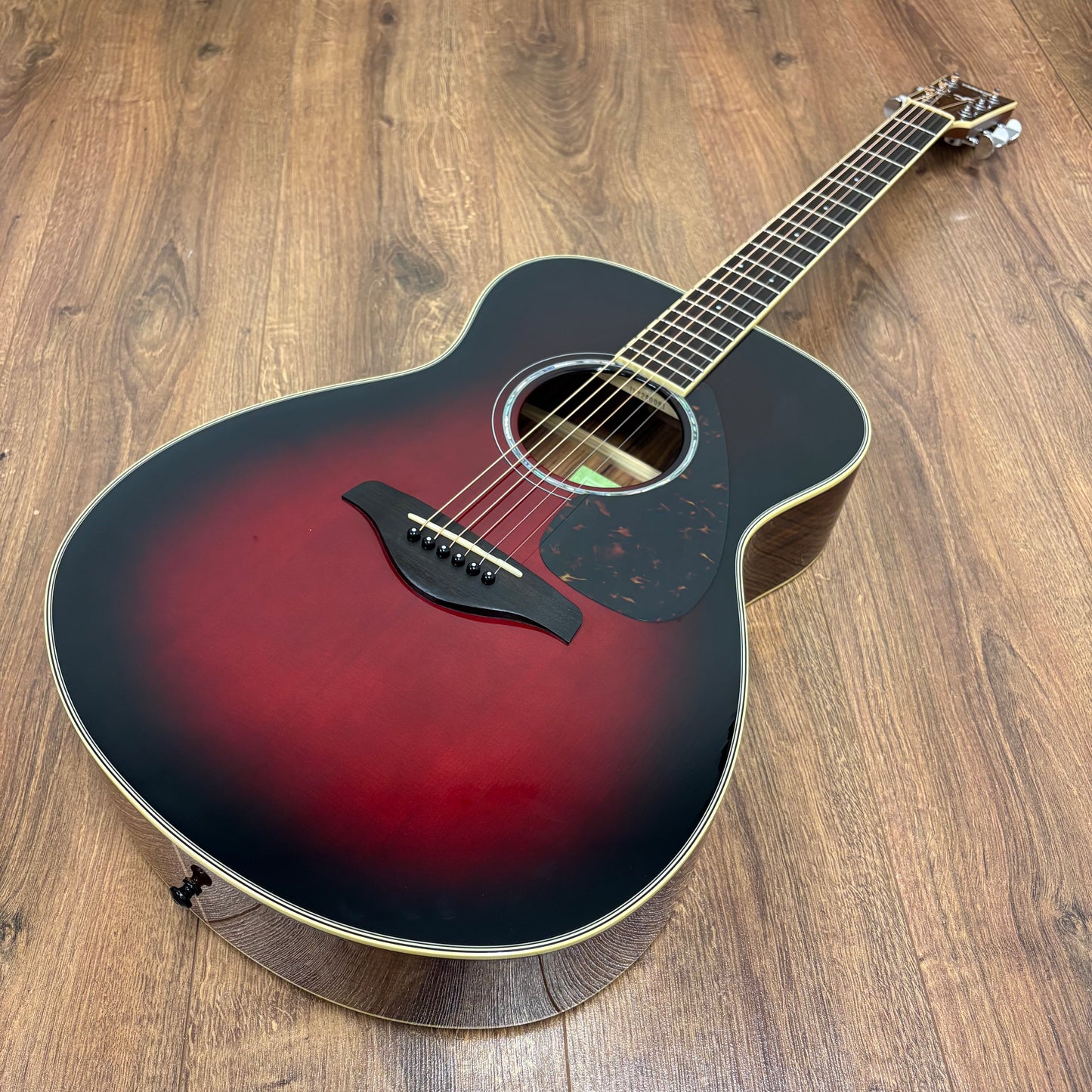 Pre-Owned Yamaha FS830 Acoustic Guitar w/ Hard Case - Dusk Sun Red