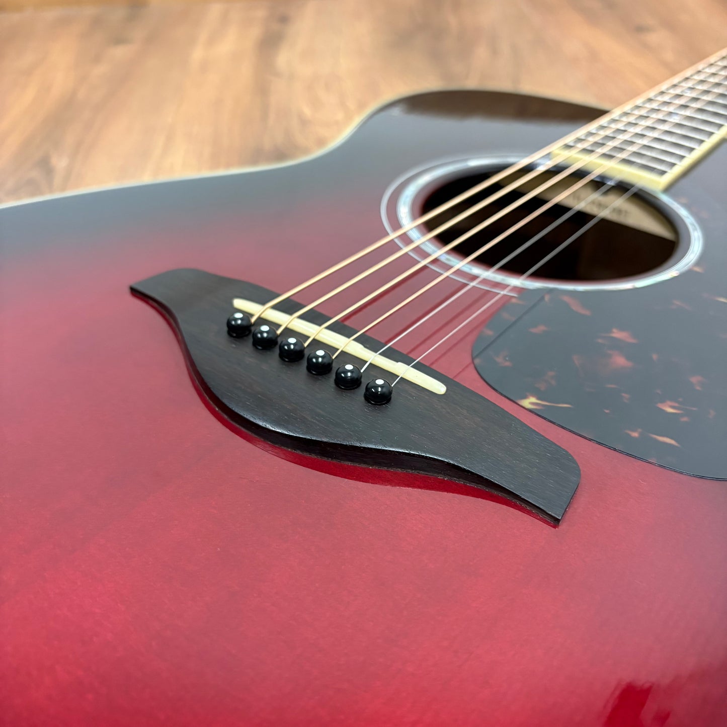 Pre-Owned Yamaha FS830 Acoustic Guitar w/ Hard Case - Dusk Sun Red