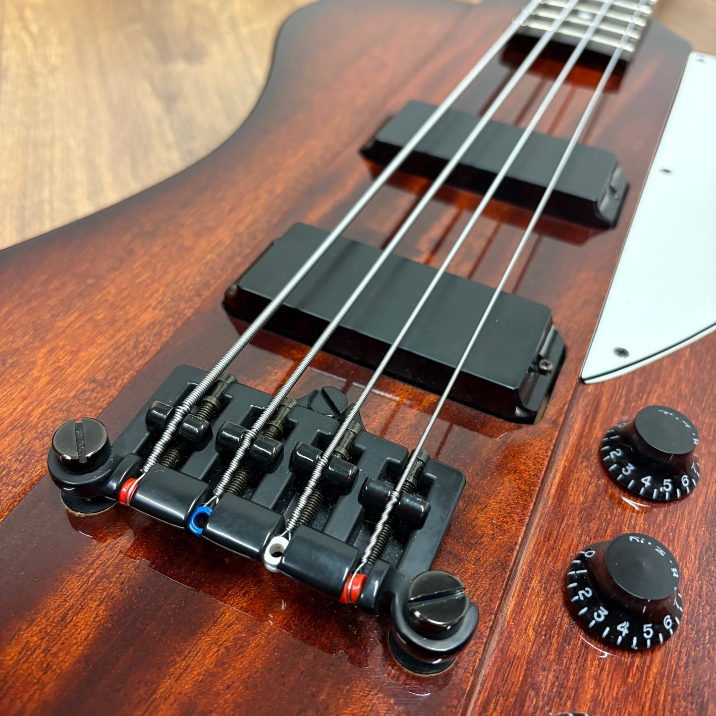 Pre-Owned Epiphone Thunderbird IV Bass - Vintage Sunburst - 2003