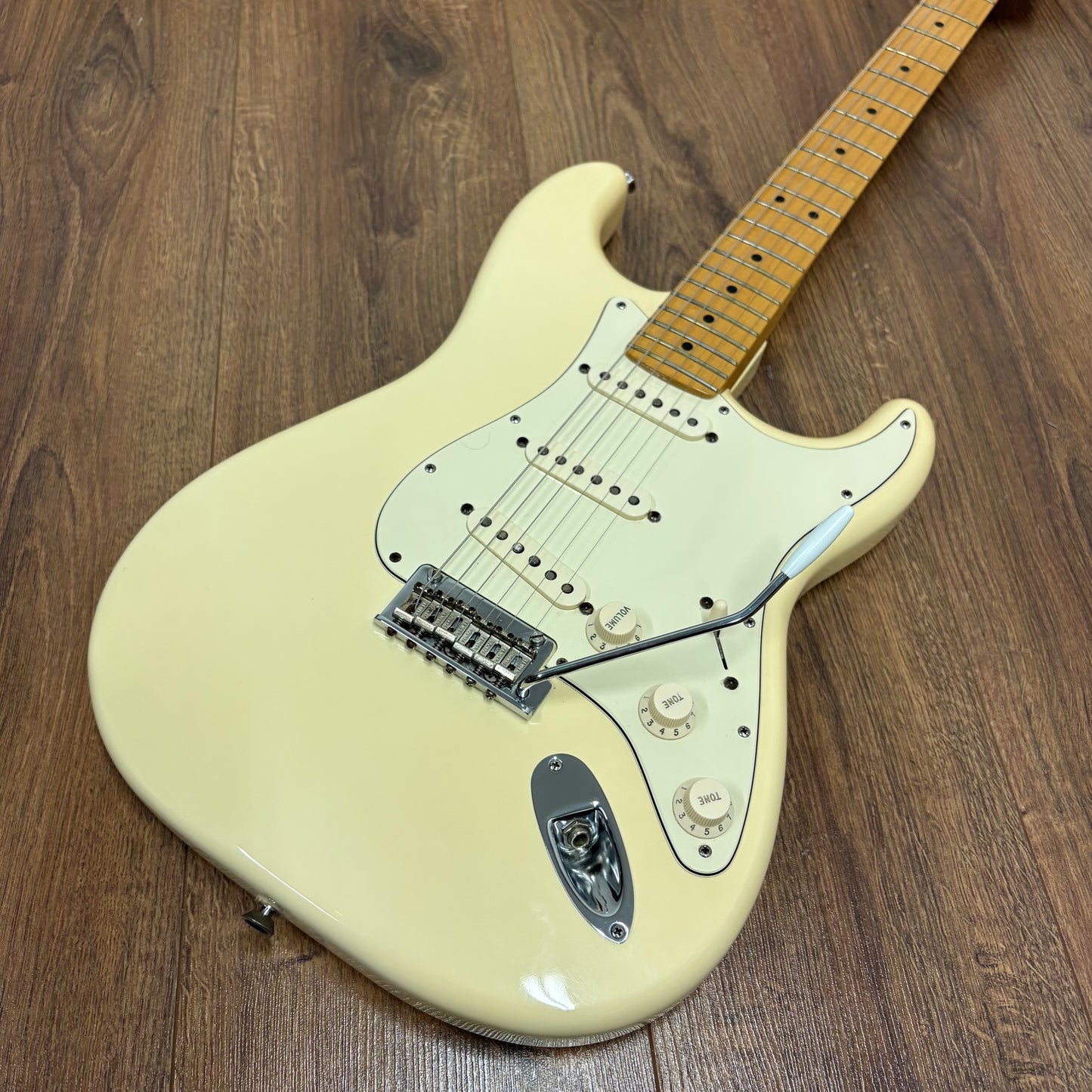 Pre-Owned Fender American Standard Stratocaster - Olympic White - 2014