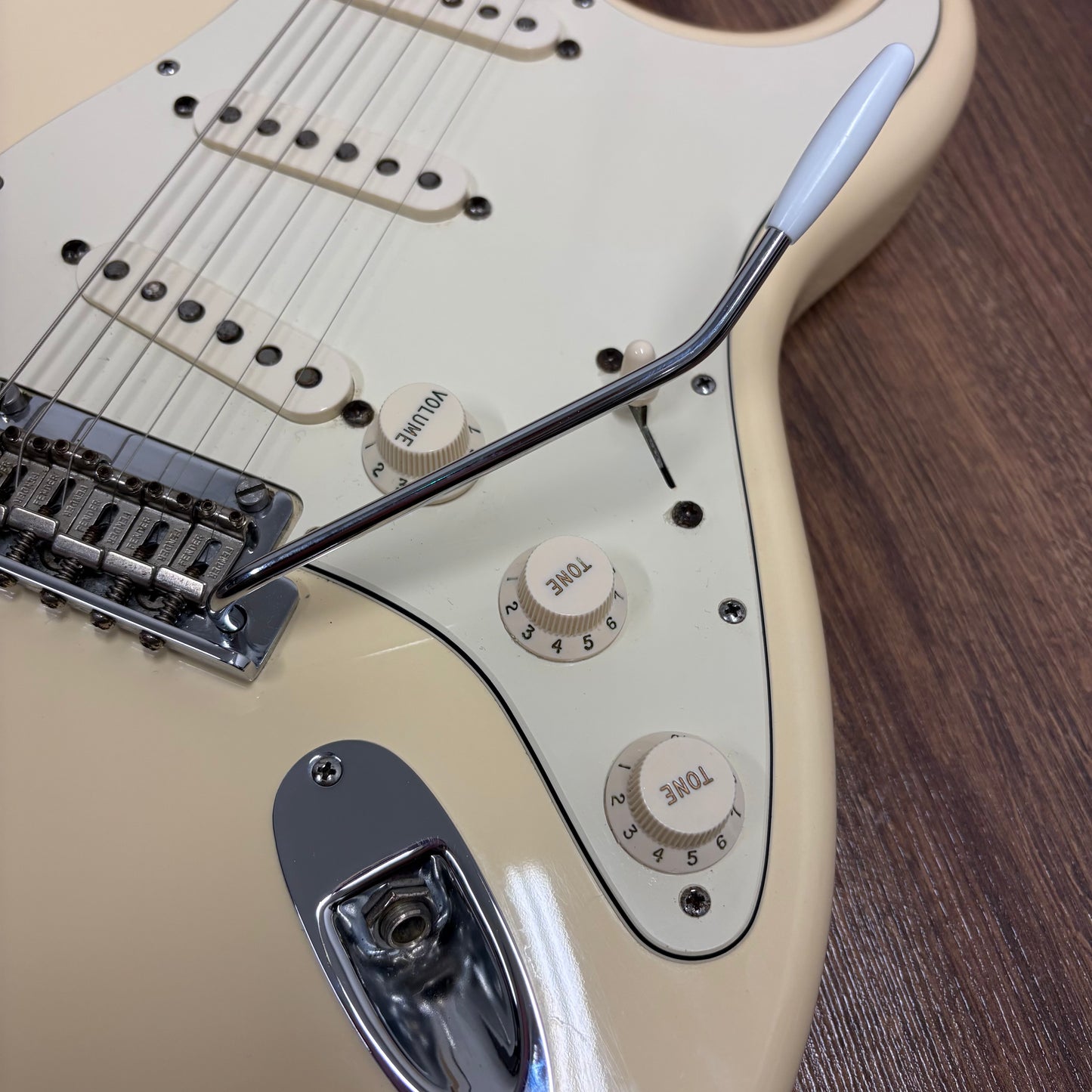 Pre-Owned Fender American Standard Stratocaster - Olympic White - 2014