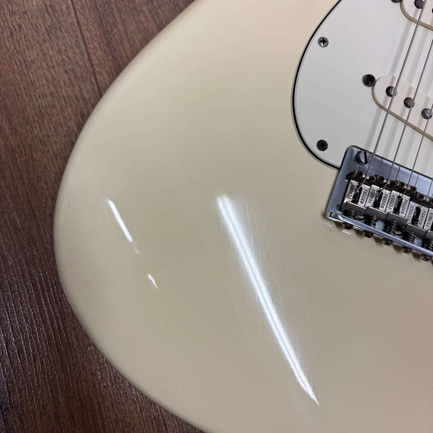 Pre-Owned Fender American Standard Stratocaster - Olympic White - 2014