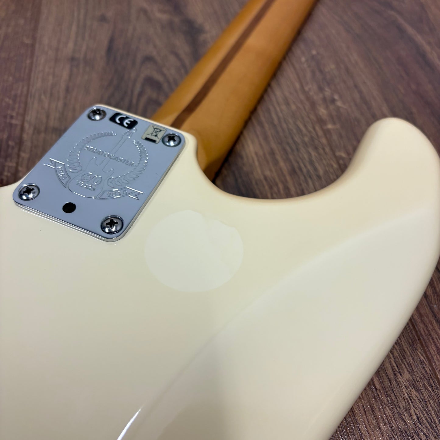 Pre-Owned Fender American Standard Stratocaster - Olympic White - 2014