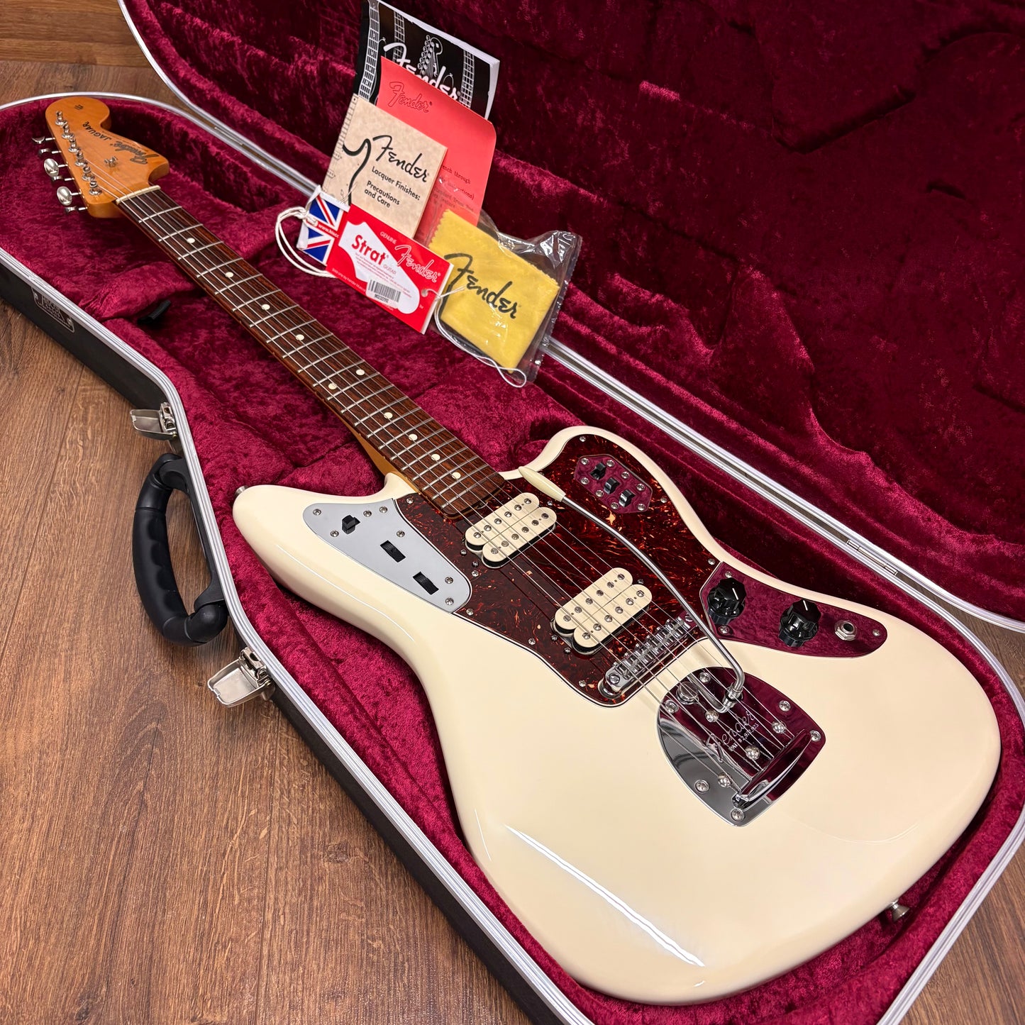 Pre-Owned Fender Classic Player Jaguar Special HH w/ Hiscox Case - Olympic White - 2010