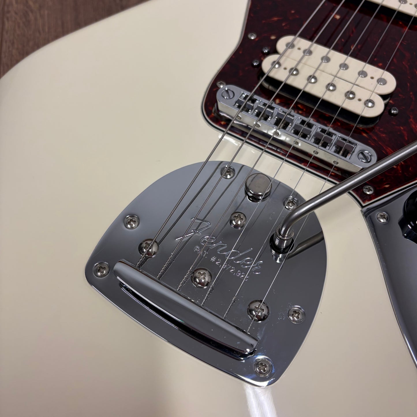 Pre-Owned Fender Classic Player Jaguar Special HH w/ Hiscox Case - Olympic White - 2010