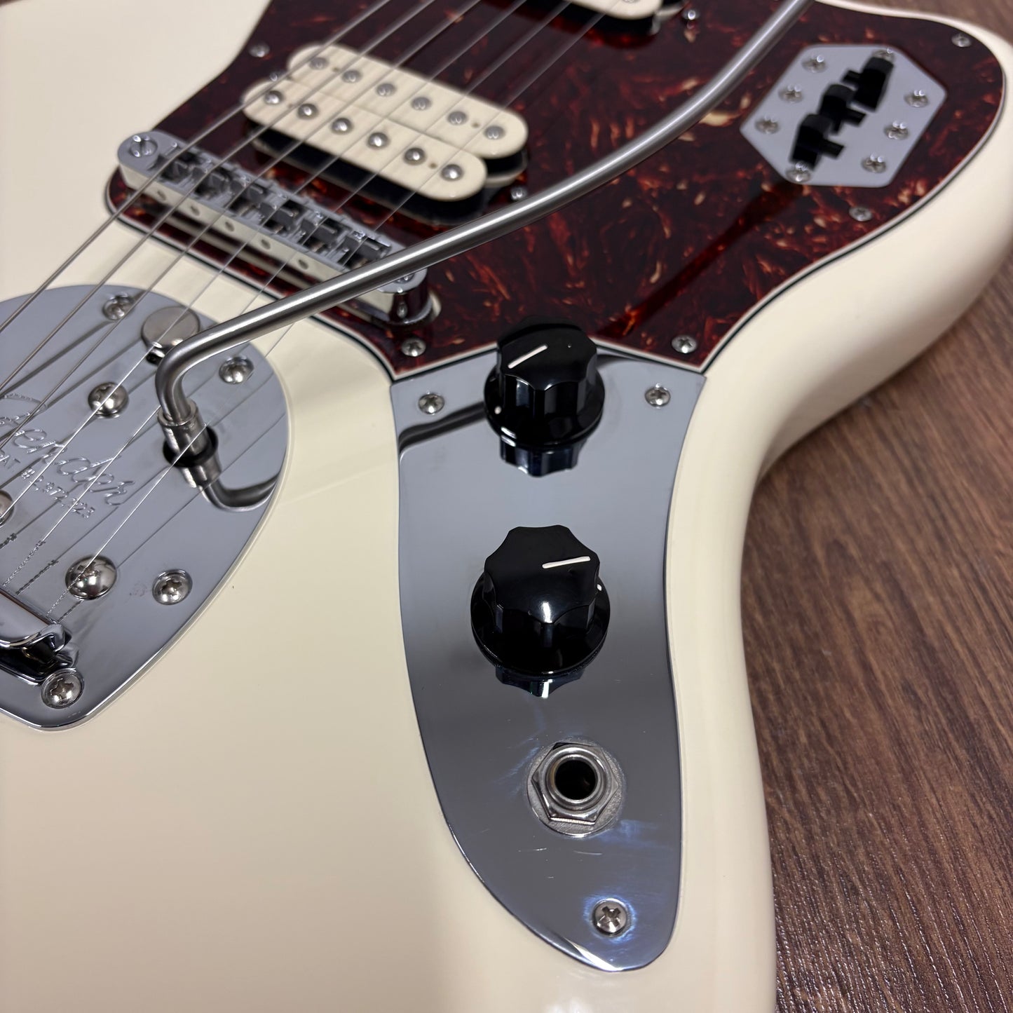 Pre-Owned Fender Classic Player Jaguar Special HH w/ Hiscox Case - Olympic White - 2010