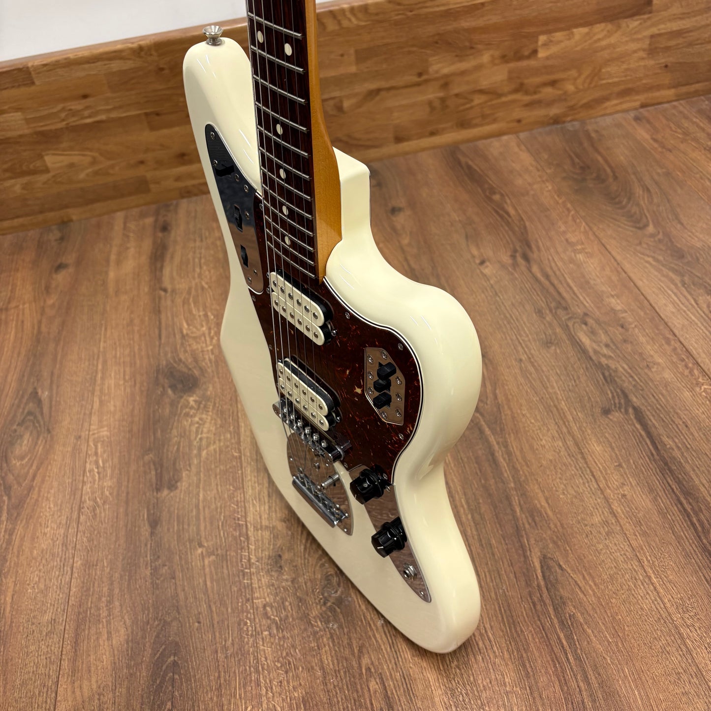 Pre-Owned Fender Classic Player Jaguar Special HH w/ Hiscox Case - Olympic White - 2010