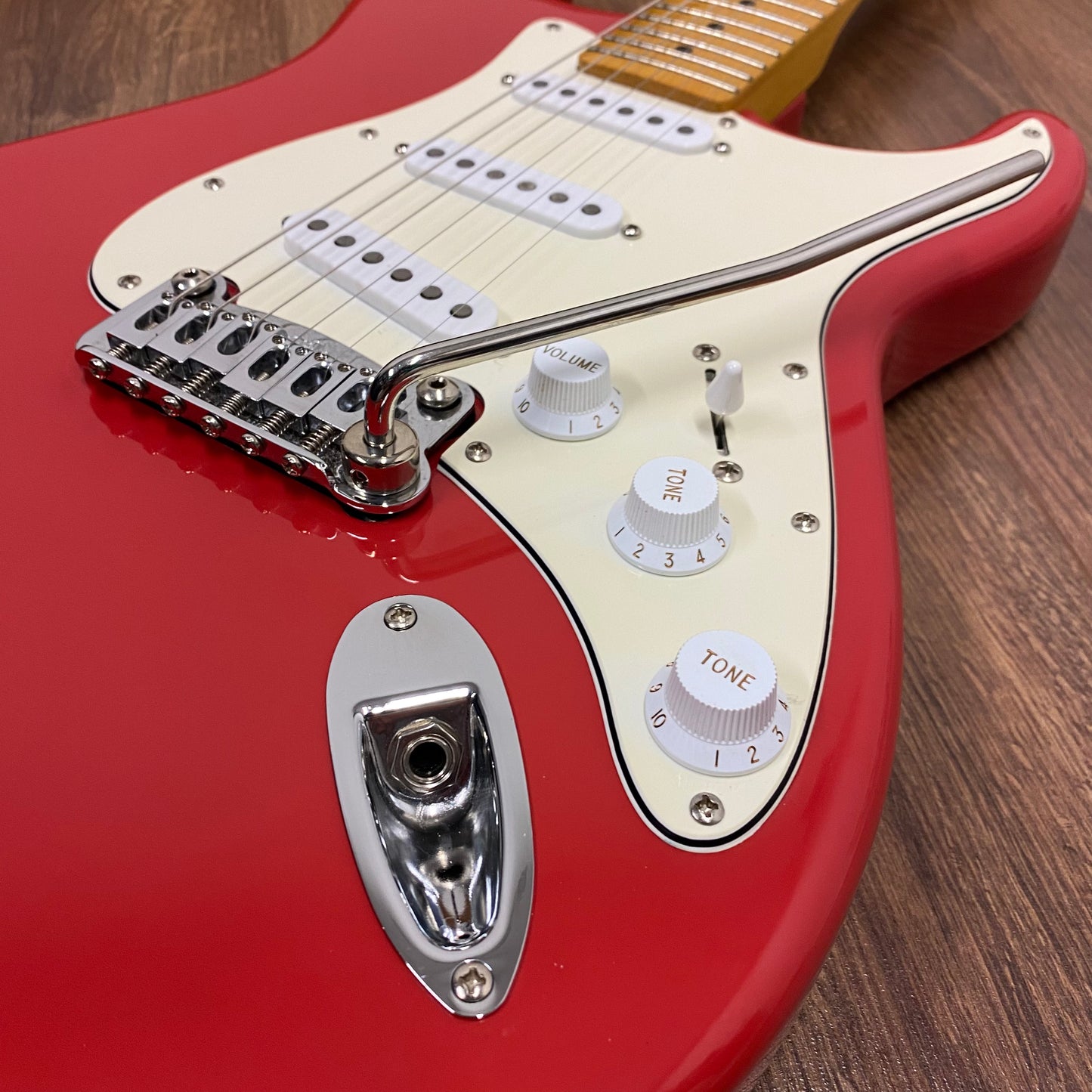 Pre-Owned G&L Tribute Legacy - Fullerton Red