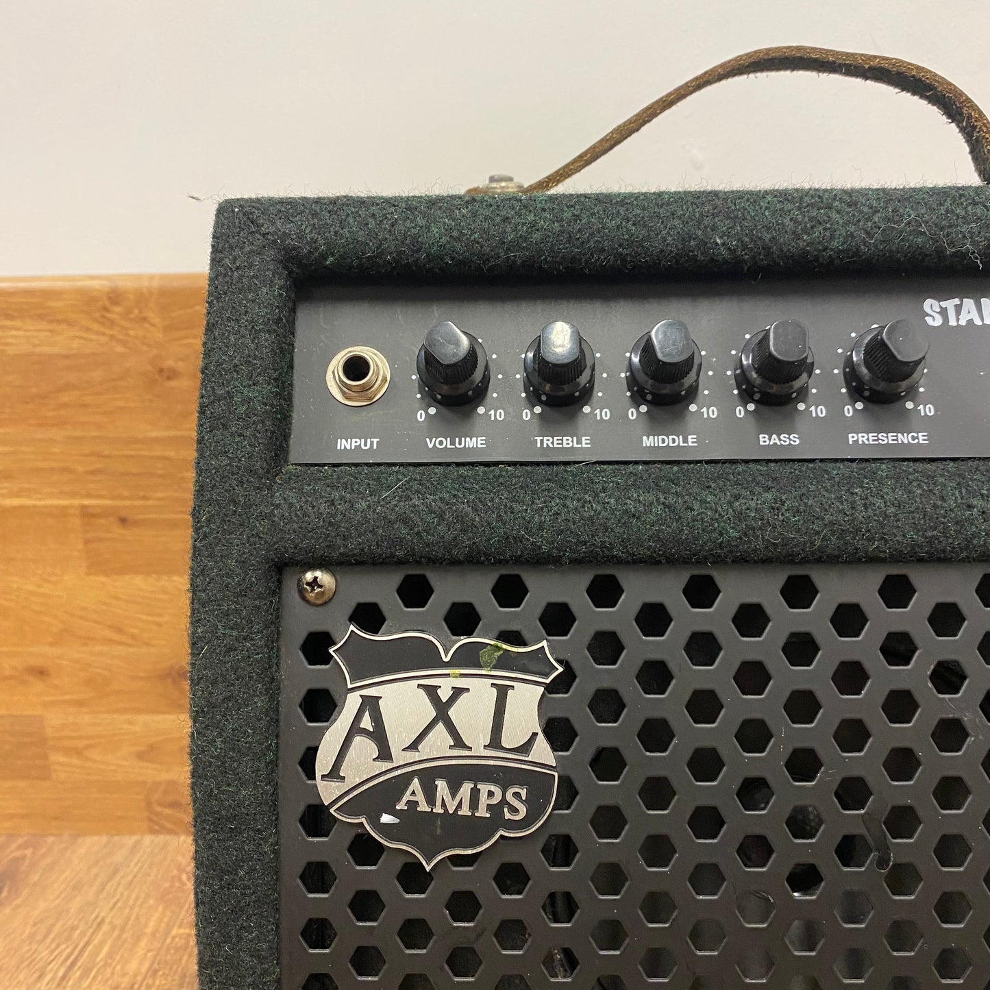 Pre-Owned AXL Standard 15B 15w Bass Combo