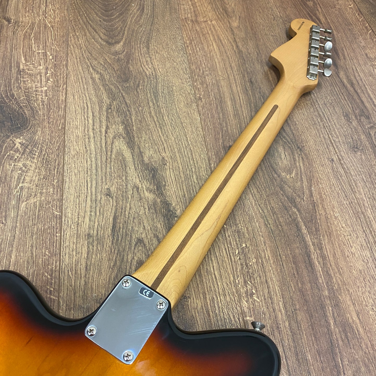 Pre-Owned Fender Toronado - 3-Tone Sunburst - 2000