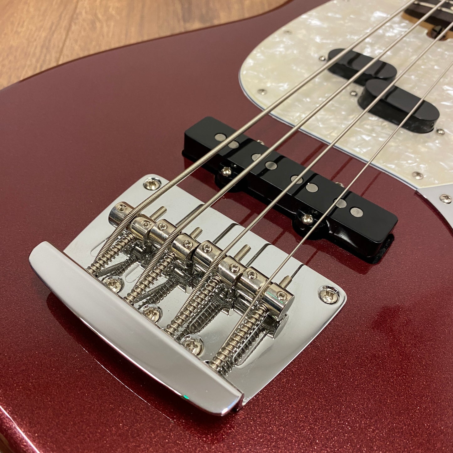 Pre-Owned Fender American Performer Mustang Bass - Aubergine
