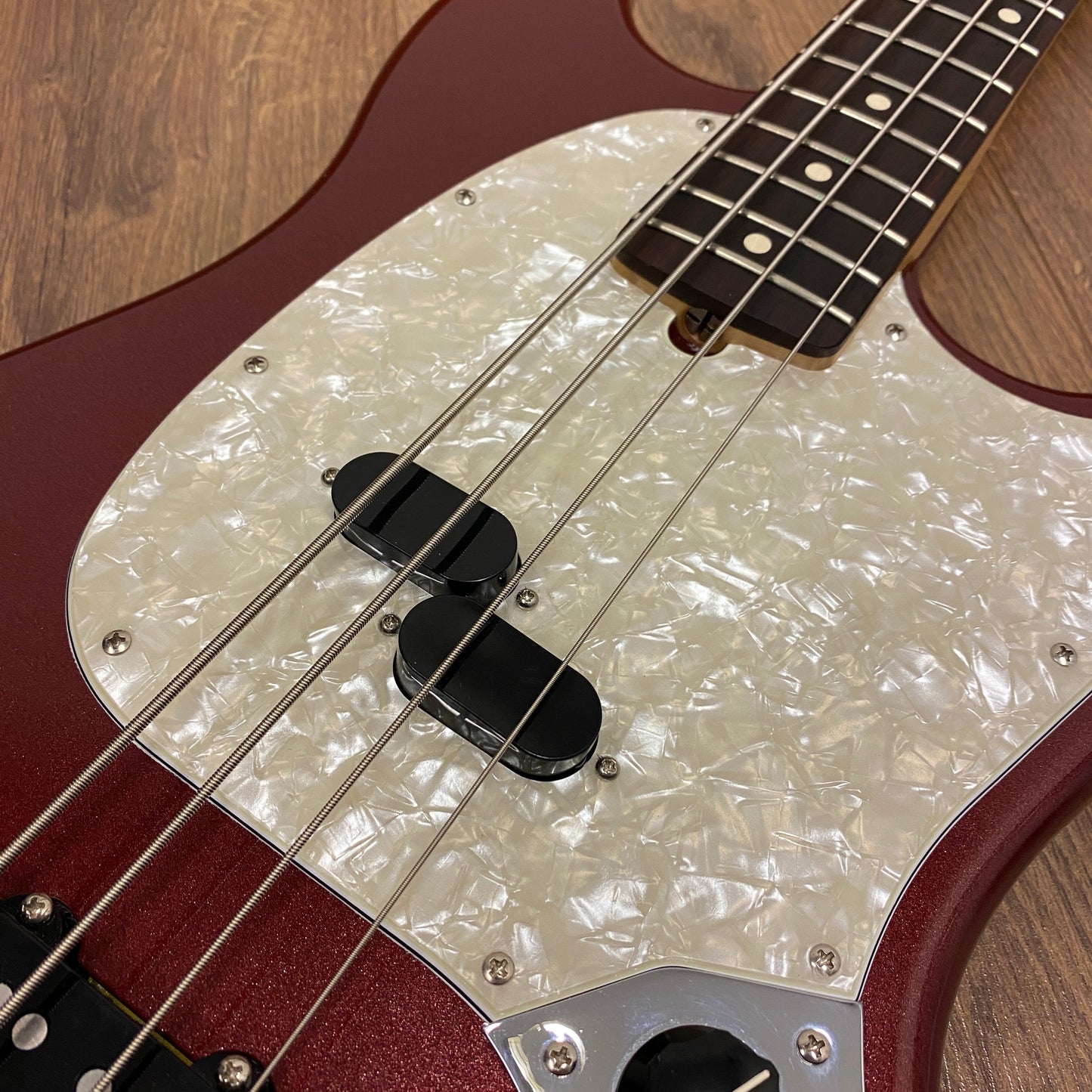 Pre-Owned Fender American Performer Mustang Bass - Aubergine