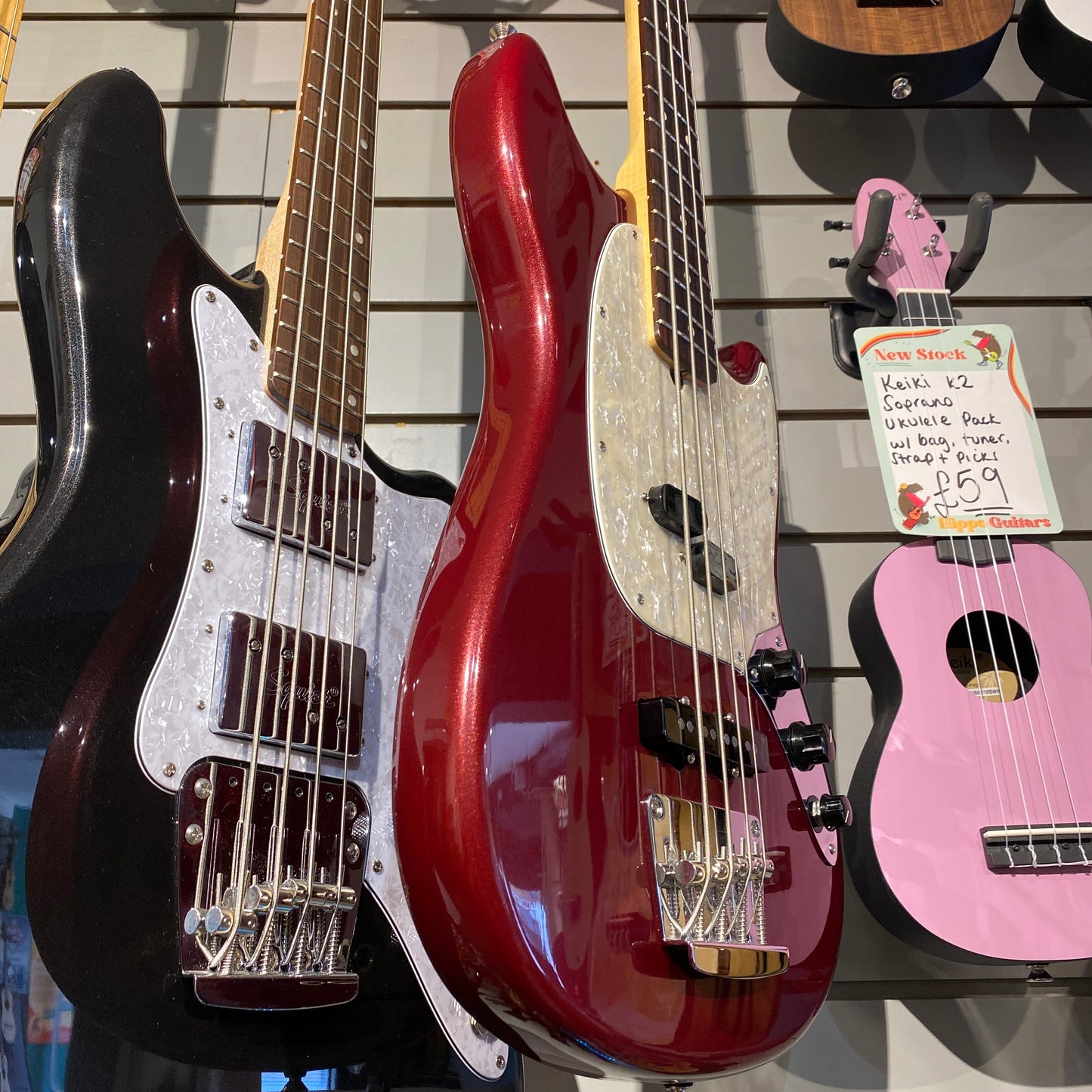 Pre-Owned Fender American Performer Mustang Bass - Aubergine