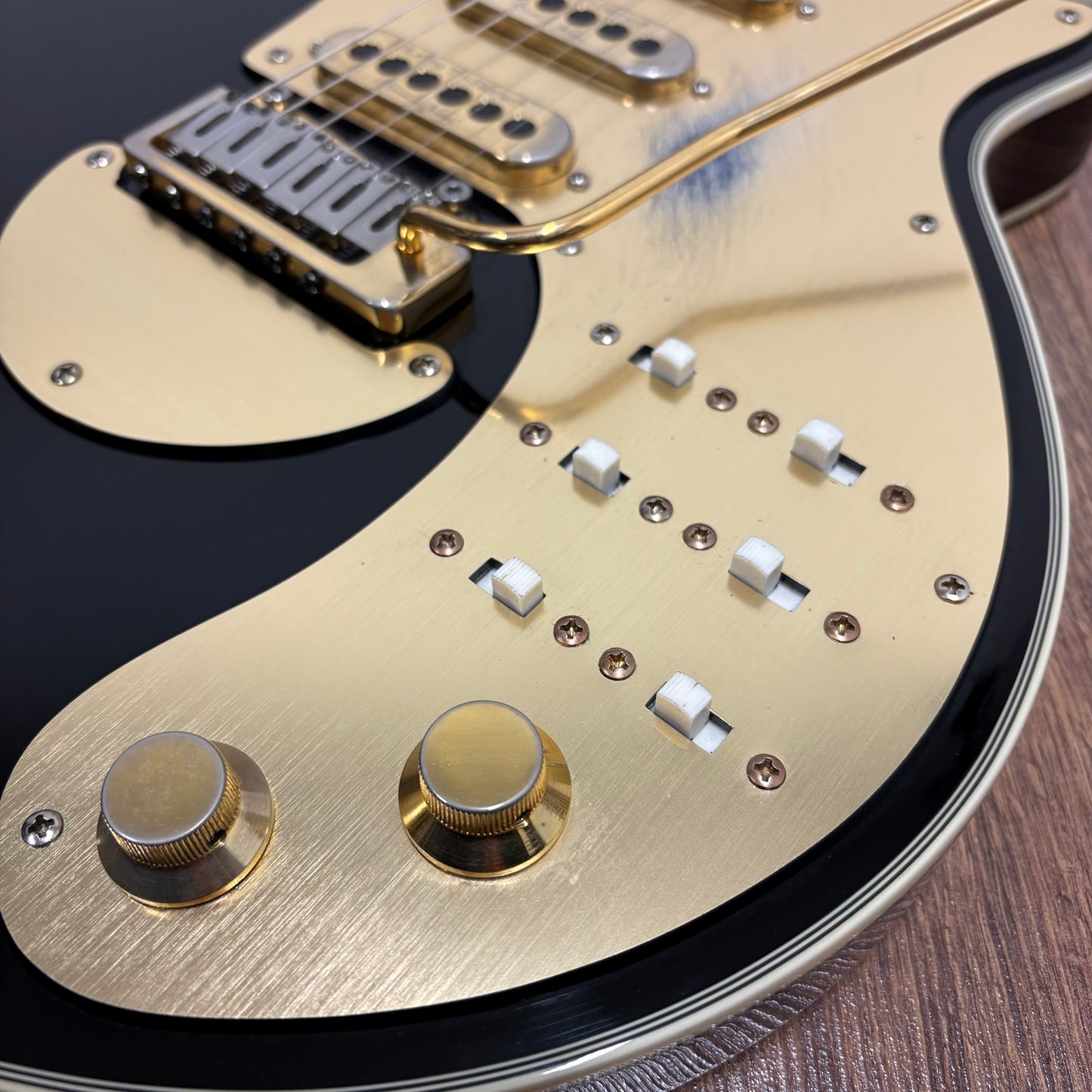 Pre-Owned Brian May Guitars BMG Special LE - Black & Gold