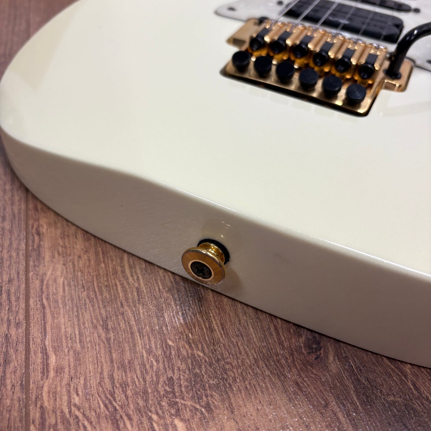 Pre-Owned Ibanez Prestige RG1550GX - White Metallic - 2003