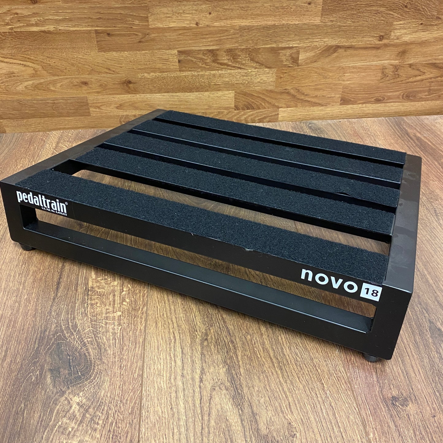 Pre-Owned Pedaltrain Novo 18 Pedalboard w/ Soft Case