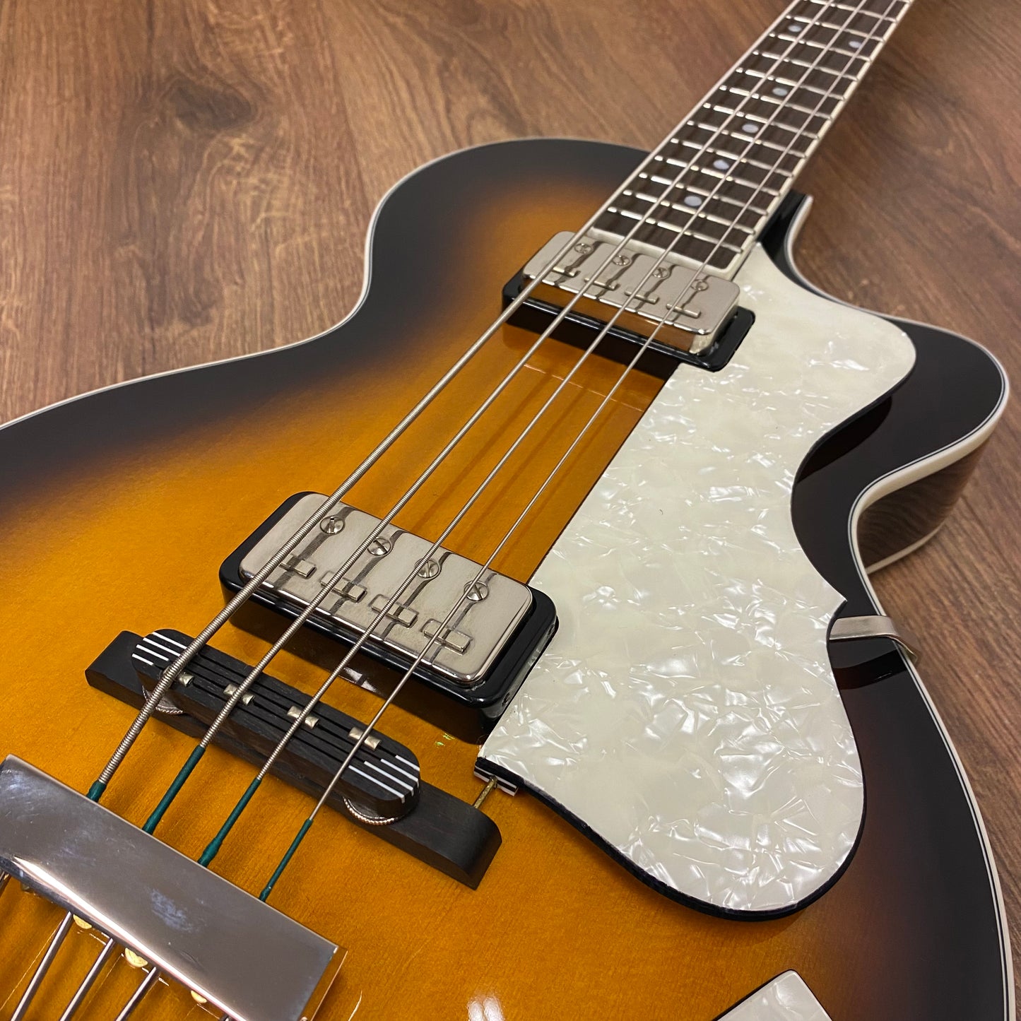 Pre-Owned Hofner HCT-500/2 Contemporary Club Bass w/ H64/CB Case