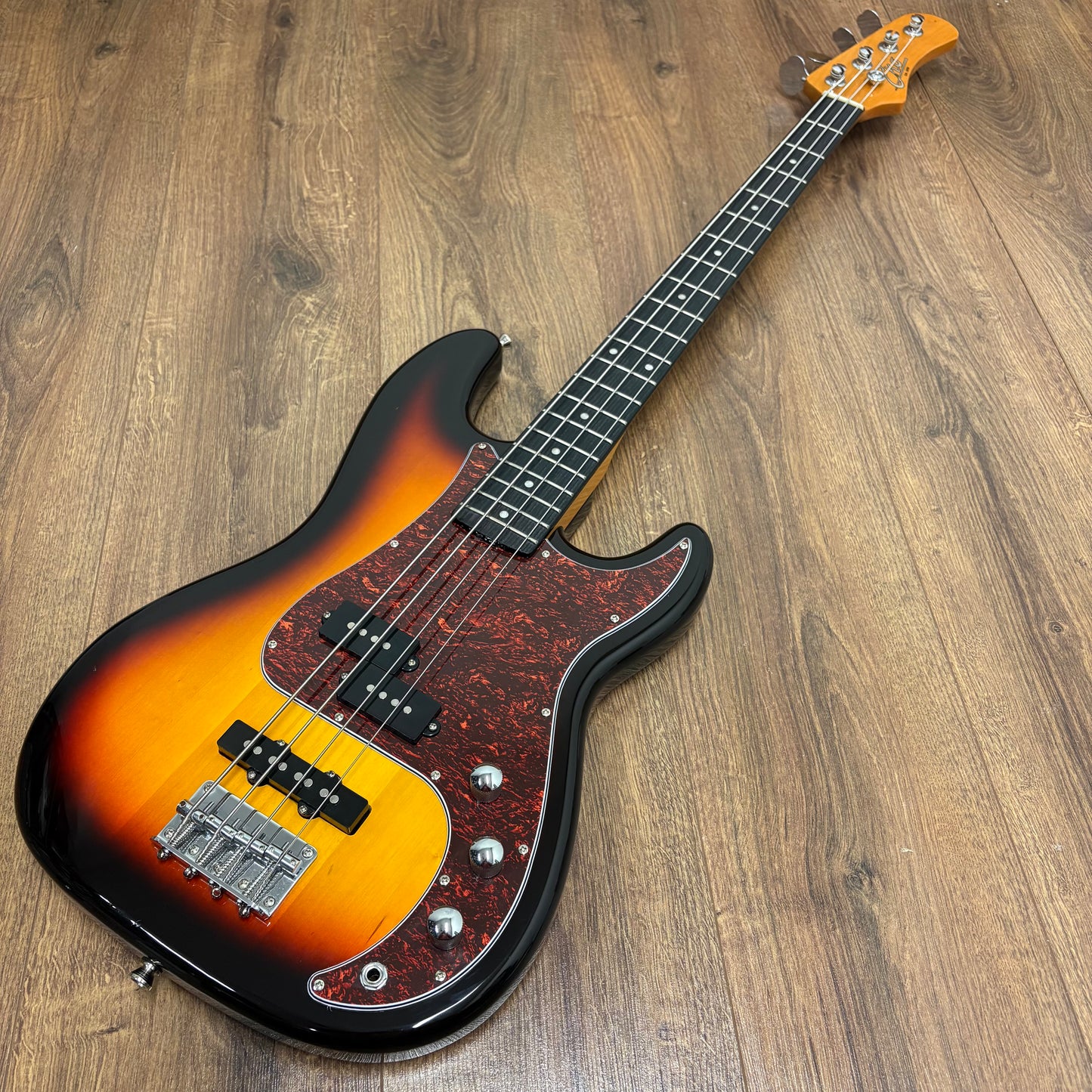Pre-Owned Eko VPJ-280V Bass Guitar - Sunburst