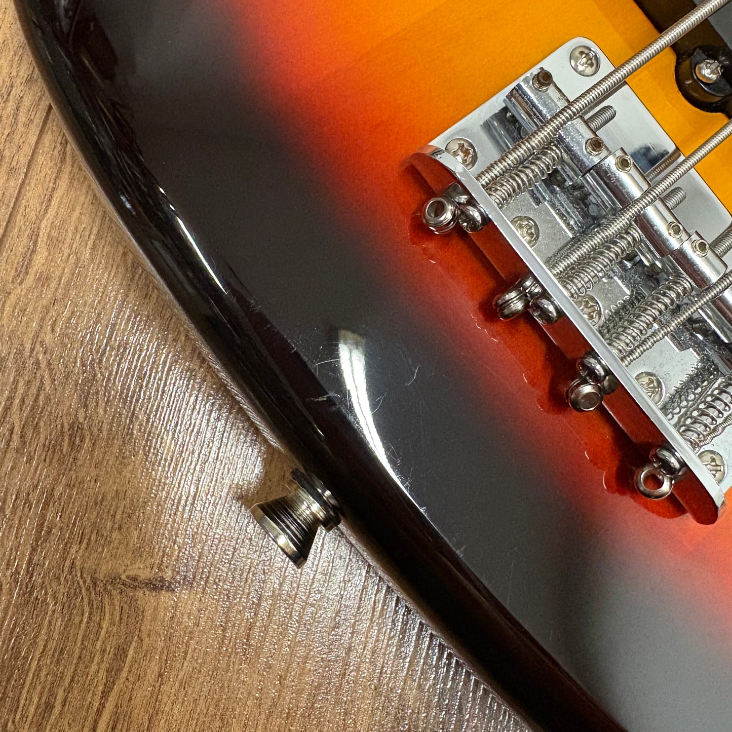 Pre-Owned Eko VPJ-280V Bass Guitar - Sunburst