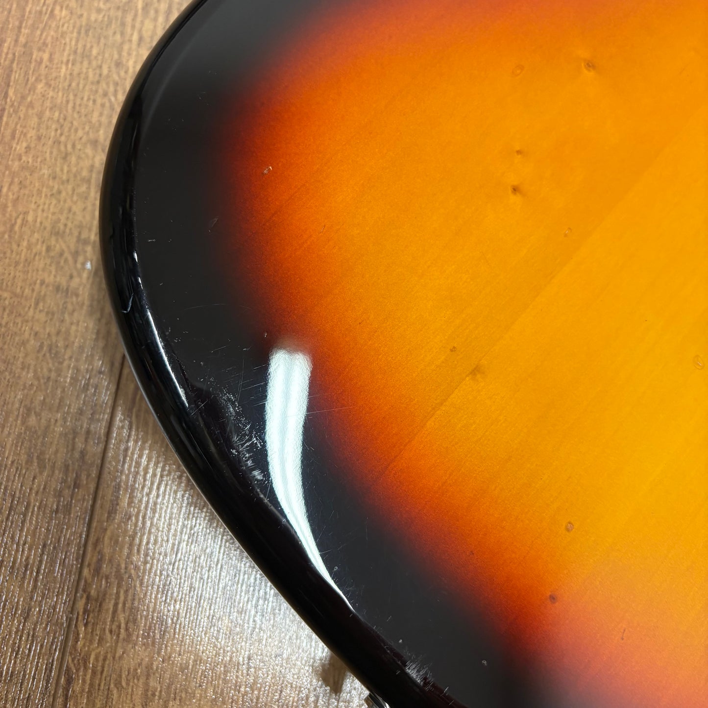Pre-Owned Eko VPJ-280V Bass Guitar - Sunburst