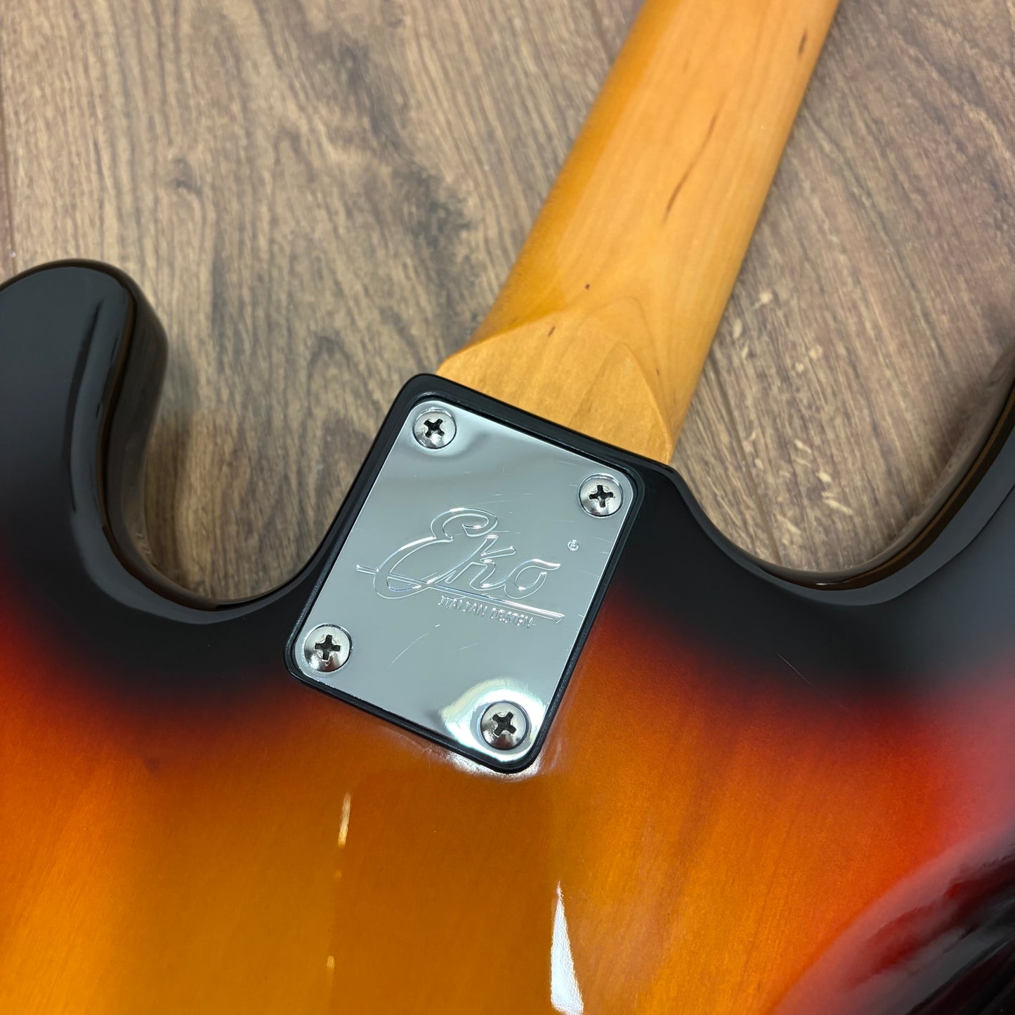Pre-Owned Eko VPJ-280V Bass Guitar - Sunburst