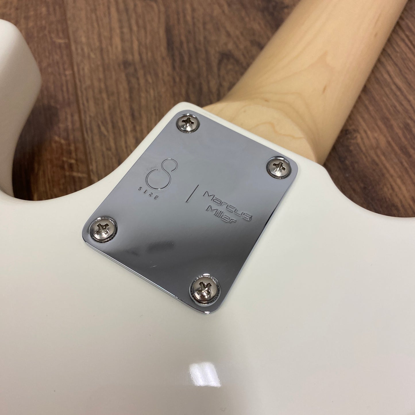 Pre-Owned Sire Marcus Miller P7 4 String Fretless - Antique White