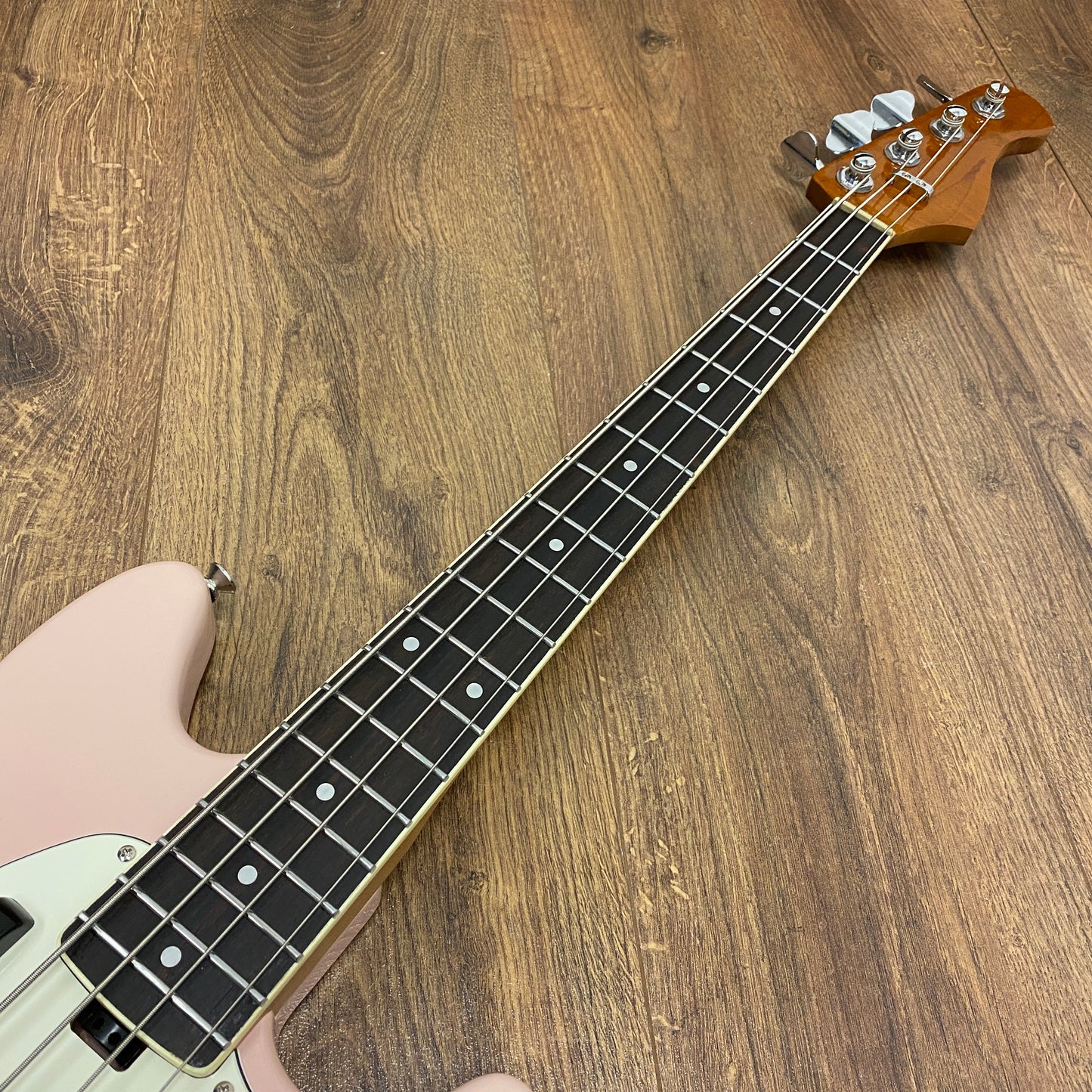 Pre-Owned Harley Benton MV-4MSB Short Scale Bass - Shell Pink