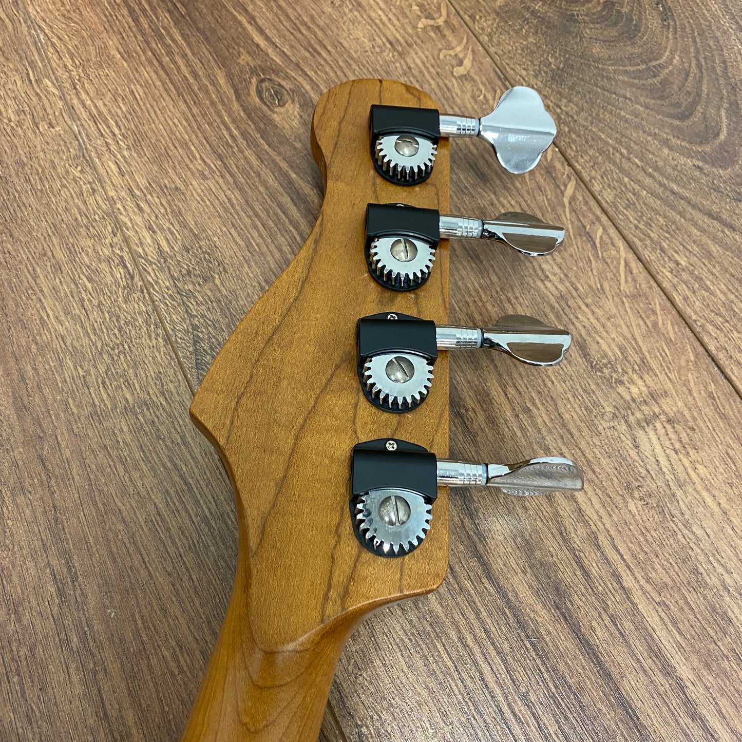 Pre-Owned Harley Benton MV-4MSB Short Scale Bass - Shell Pink