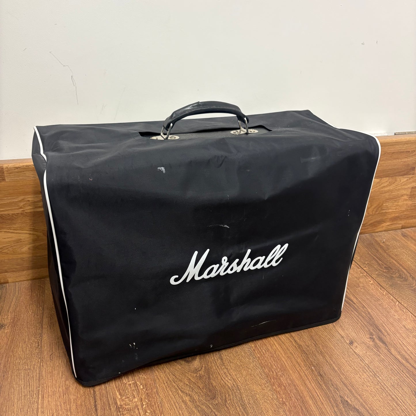 Pre-Owned Marshall AS50D Limited Run Black Acoustic Guitar Amp w/ Cover