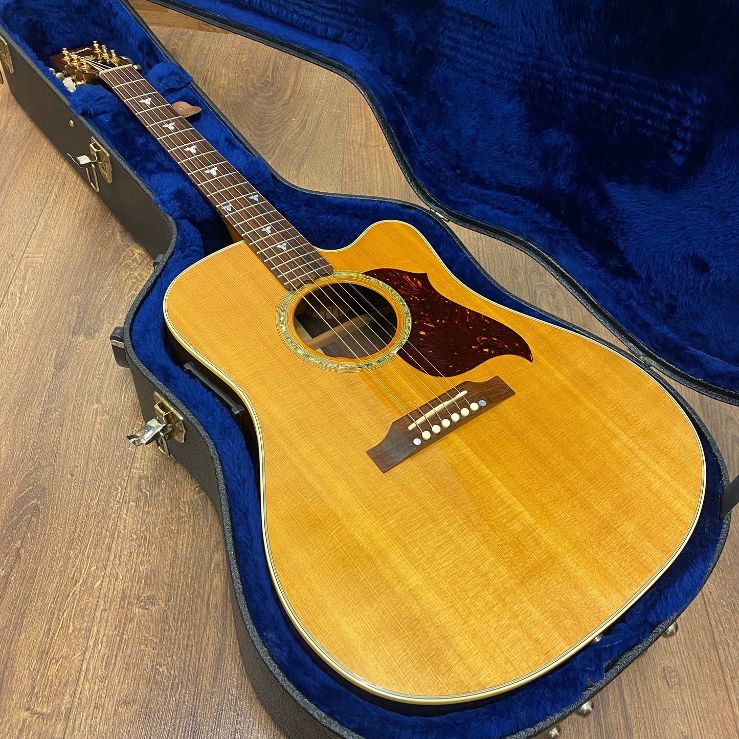 Pre-Owned Gibson Songbird Deluxe Electro-Acoustic - Natural - 2001