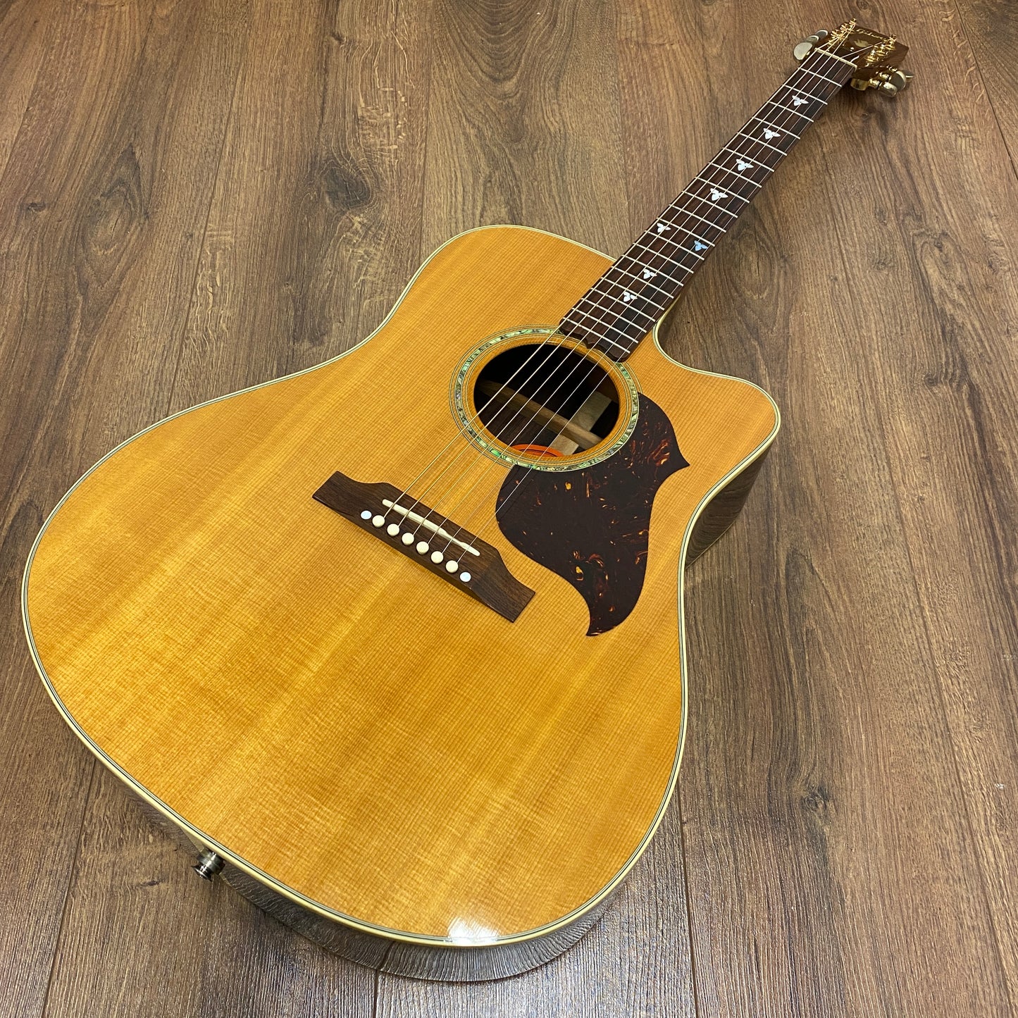 Pre-Owned Gibson Songbird Deluxe Electro-Acoustic - Natural - 2001