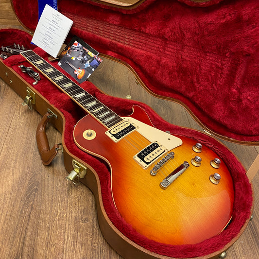 Pre-Owned Gibson Les Paul Classic - Heritage Cherry Sunburst - 2019