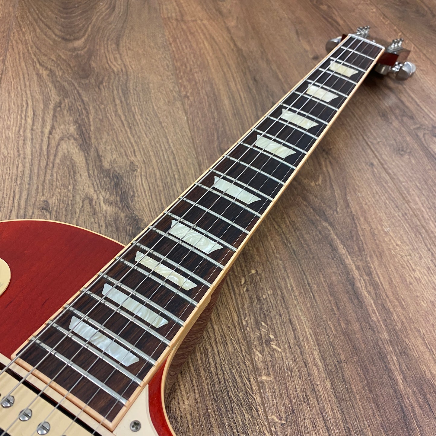 Pre-Owned Gibson Les Paul Classic - Heritage Cherry Sunburst - 2019
