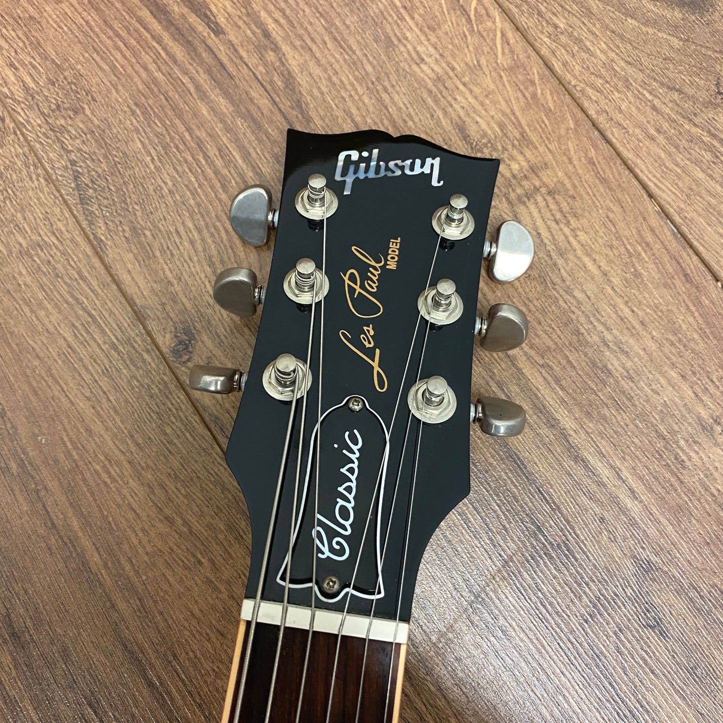 Pre-Owned Gibson Les Paul Classic - Heritage Cherry Sunburst - 2019