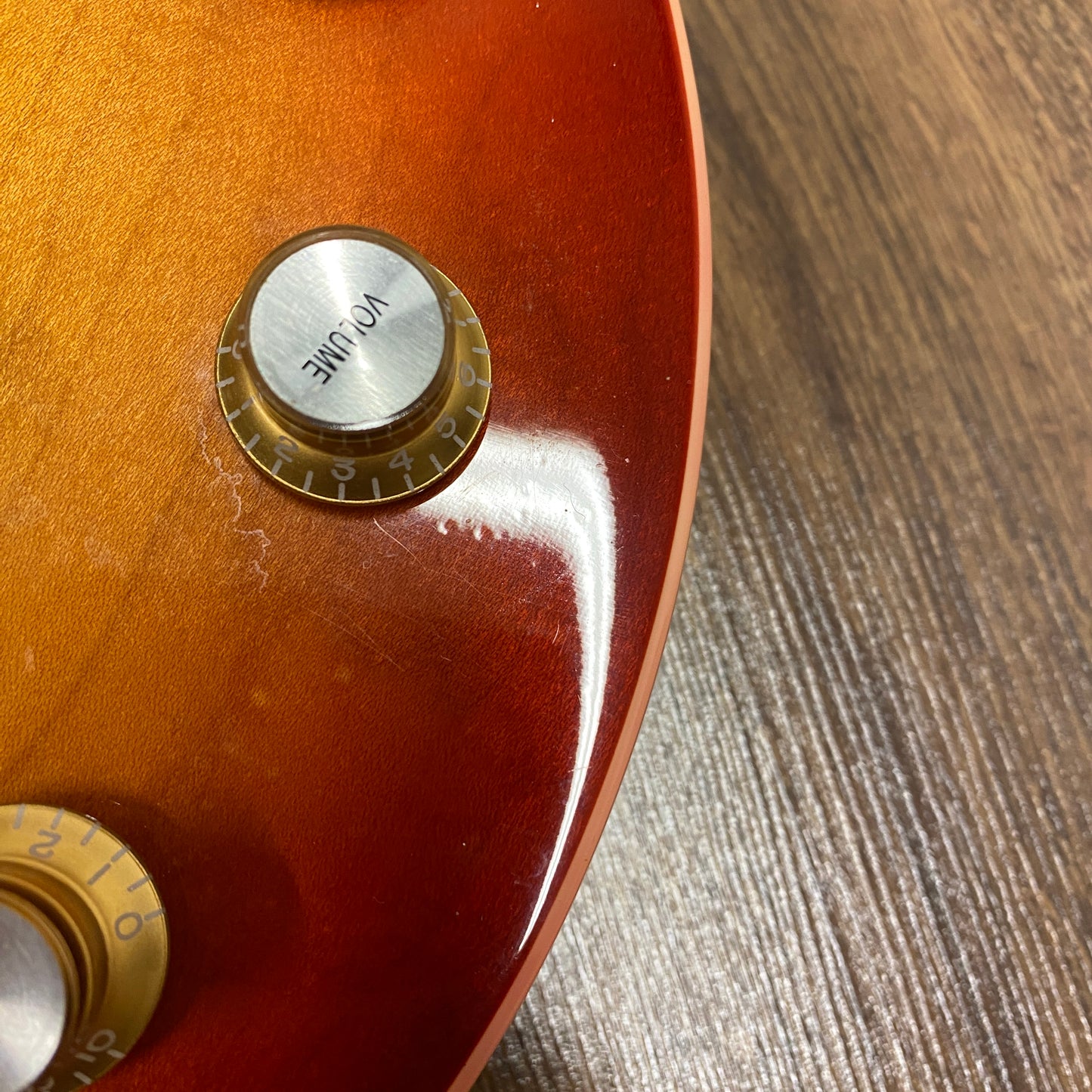 Pre-Owned Gibson Les Paul Classic - Heritage Cherry Sunburst - 2019